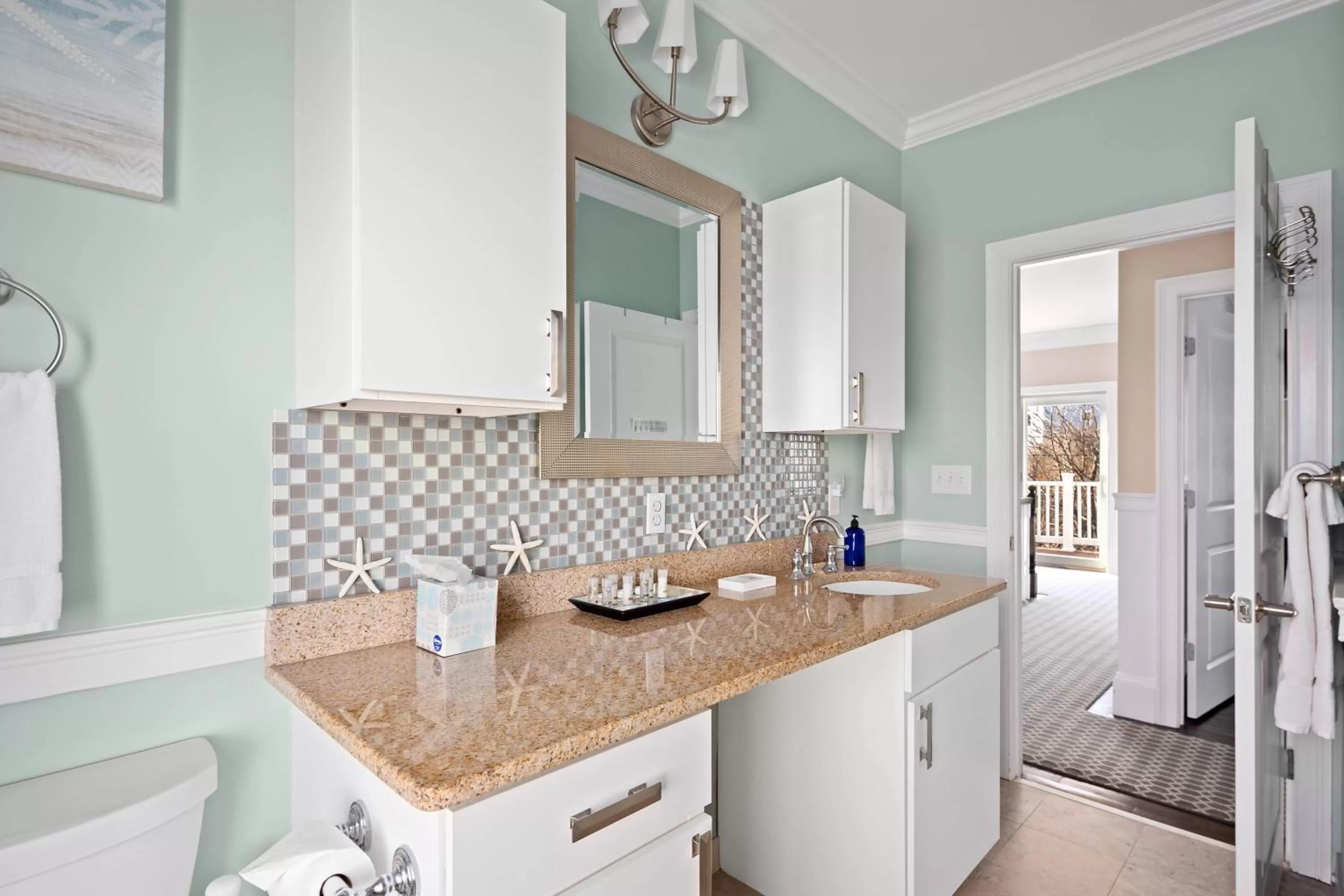 The Beacon Waterfront Inn