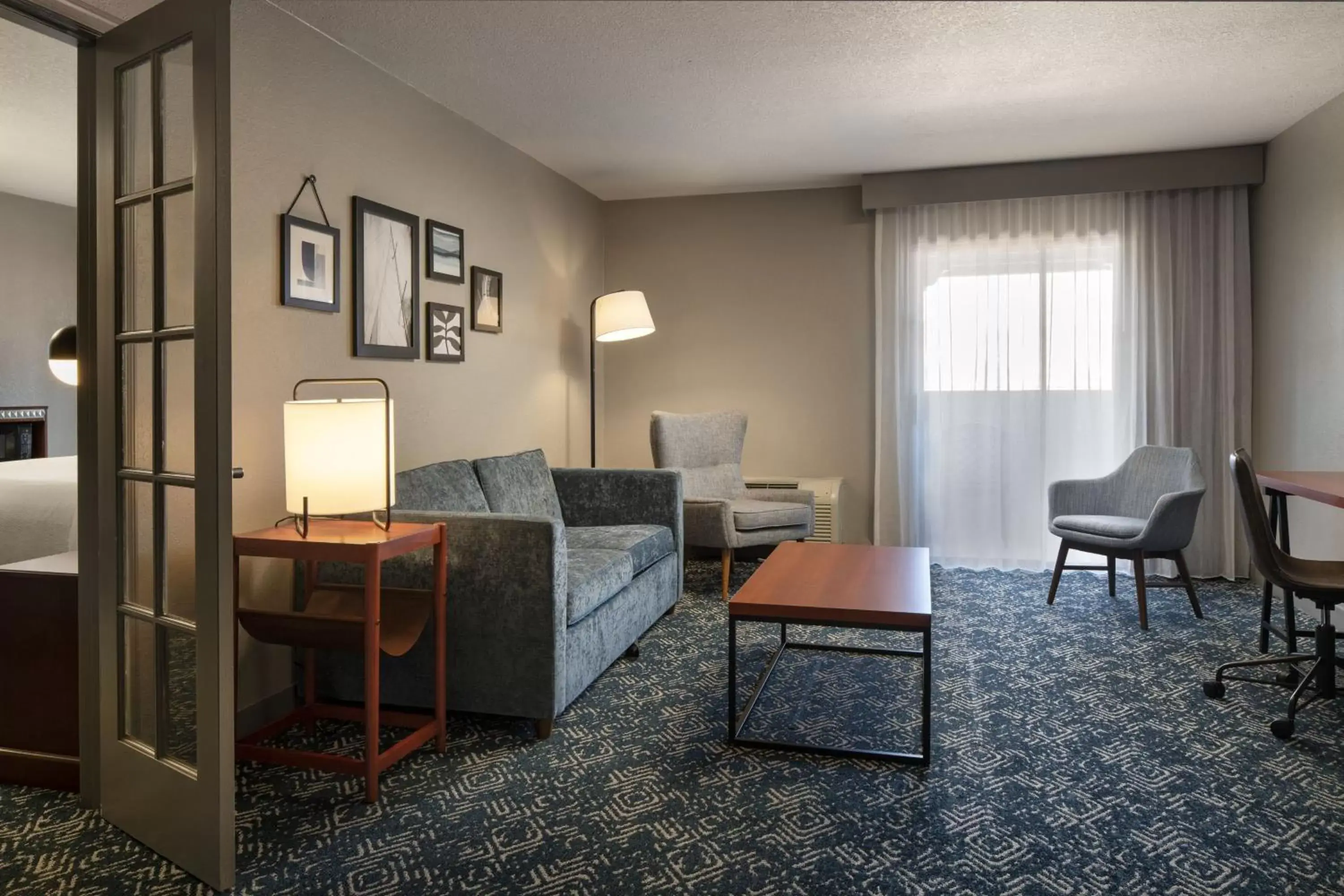 Bedroom, Seating Area in Four Points by Sheraton Tucson Airport