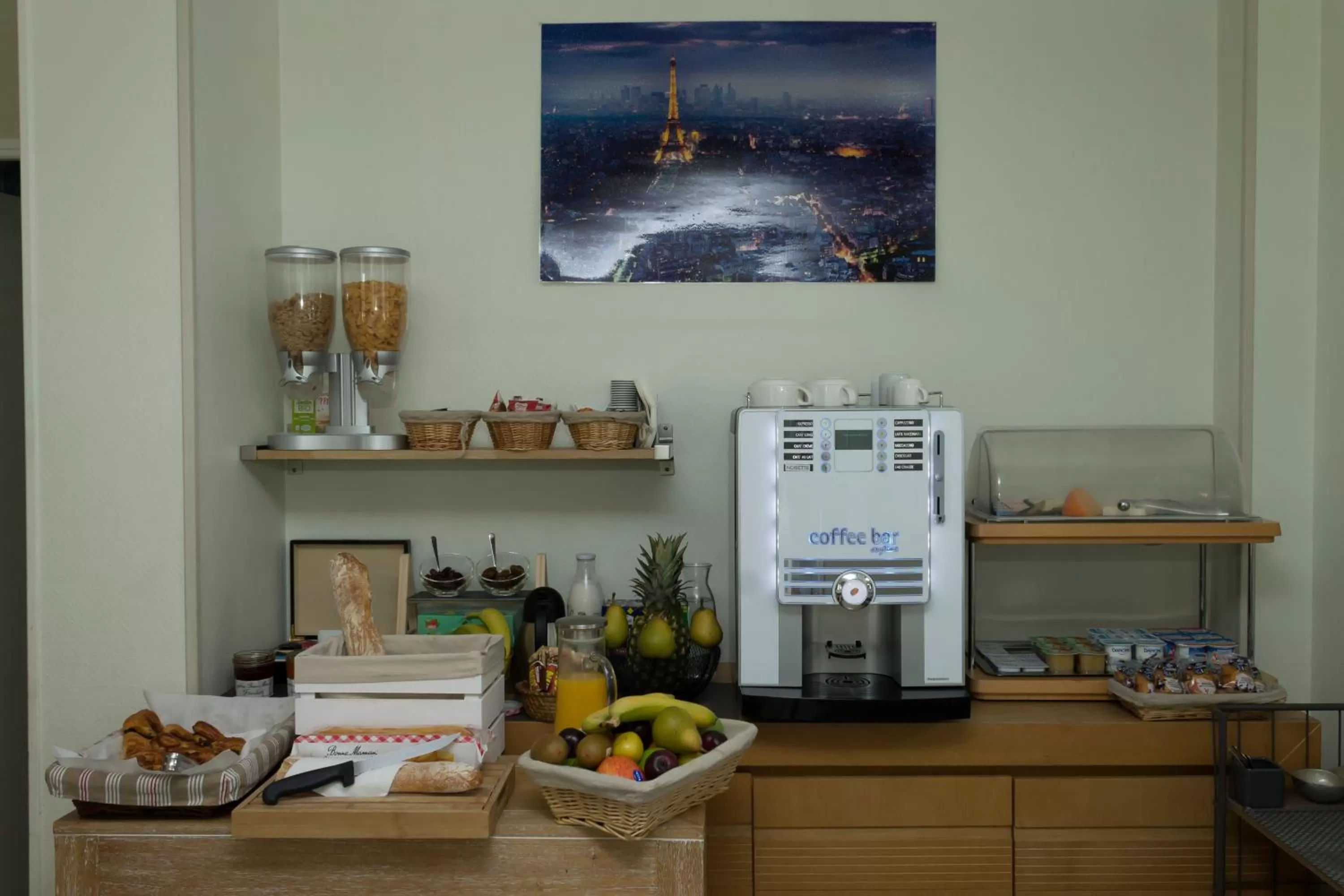 Food and drinks in Hôtel de Paris La Défense