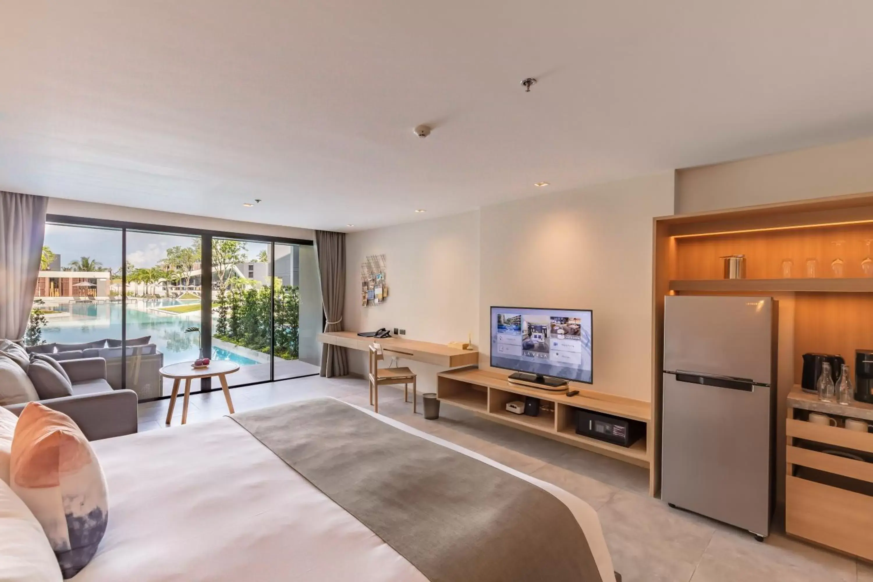 Photo of the whole room, Bed in La Vela Khao Lak - SHA Extra Plus Photo of the whole room, Bed in La Vela Khao Lak - SHA Extra Plus