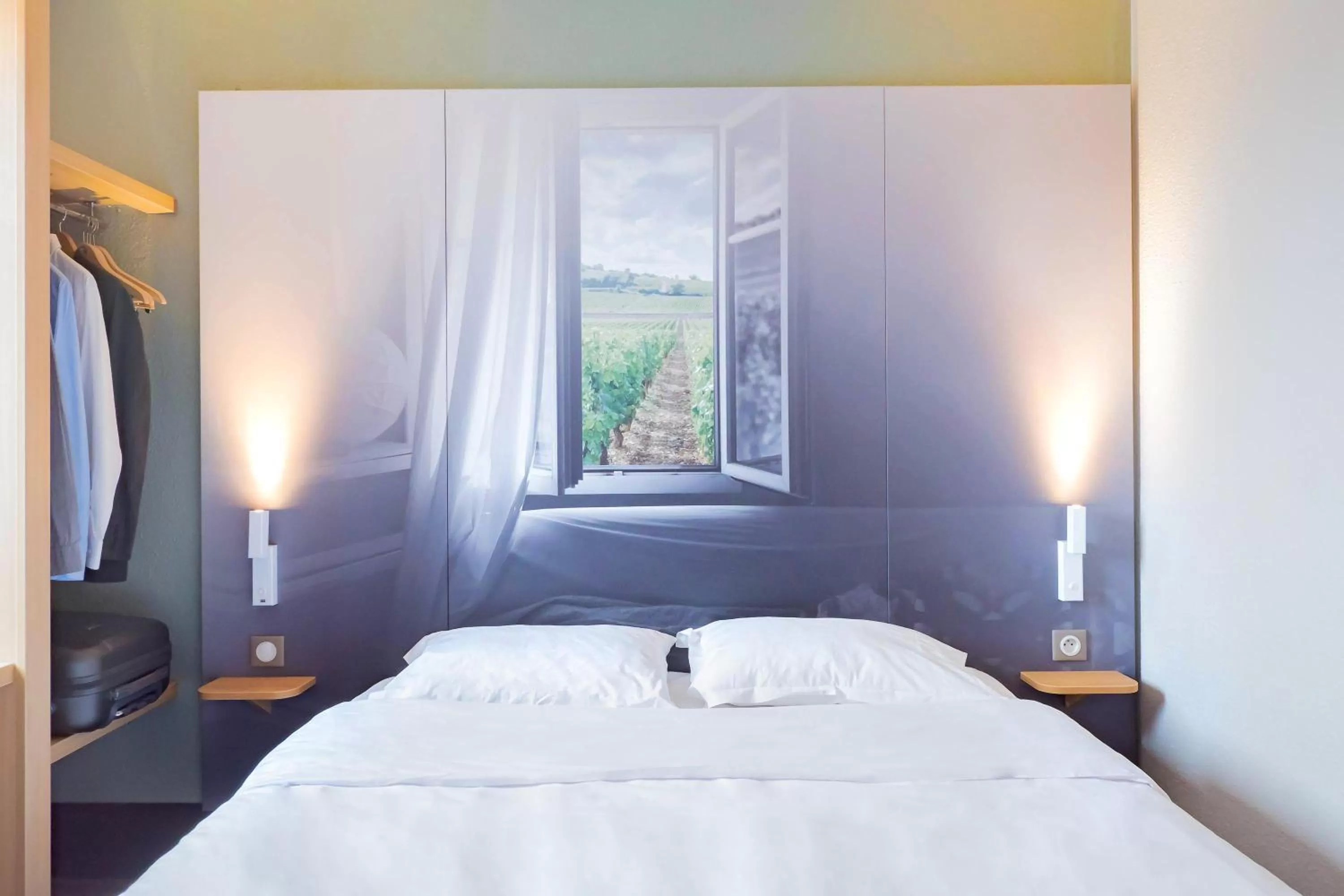 Bedroom, Bed in B&B HOTEL Angers 2 Université