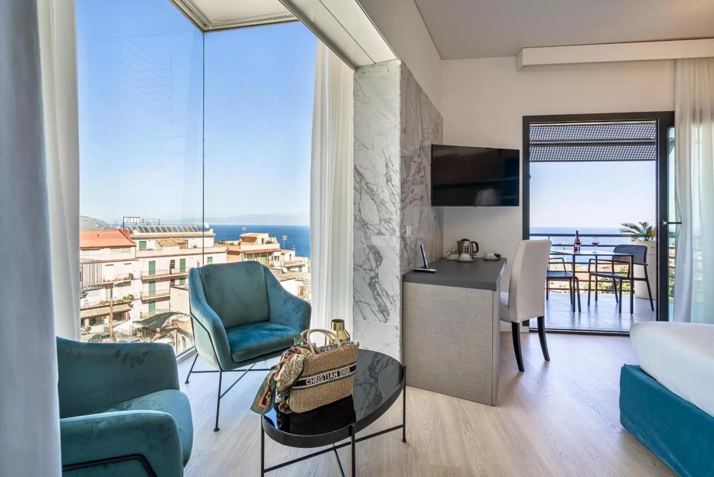 Bed, Sea View in Taormina Palace Hotel