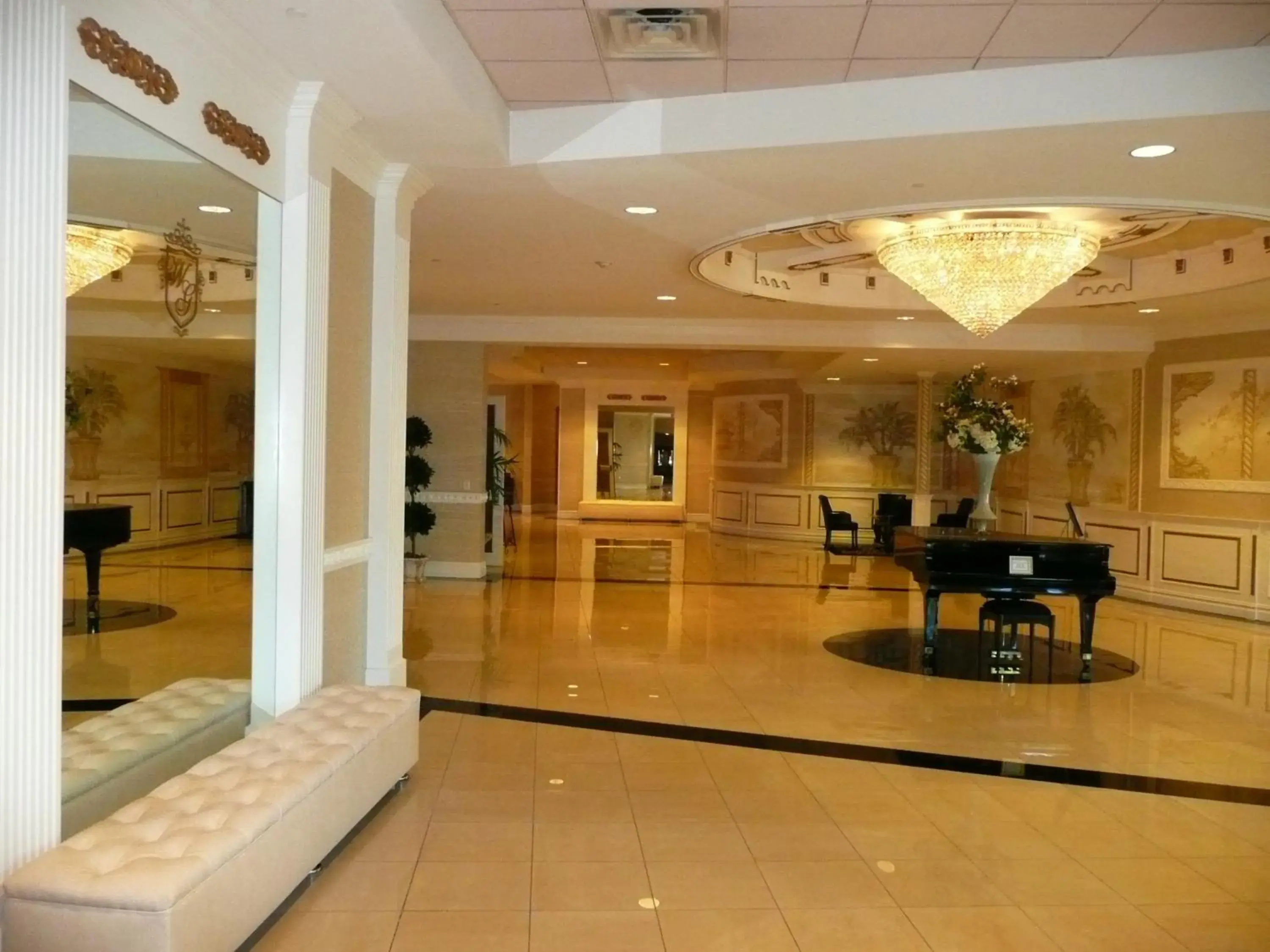 Banquet/Function facilities, Lobby/Reception in The Wilshire Grand Hotel