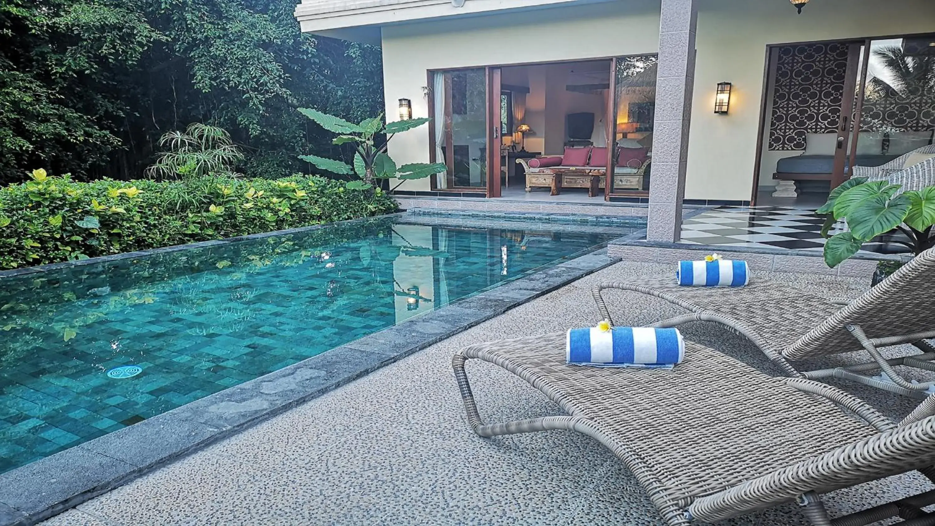 Swimming Pool in Villa Nirvana