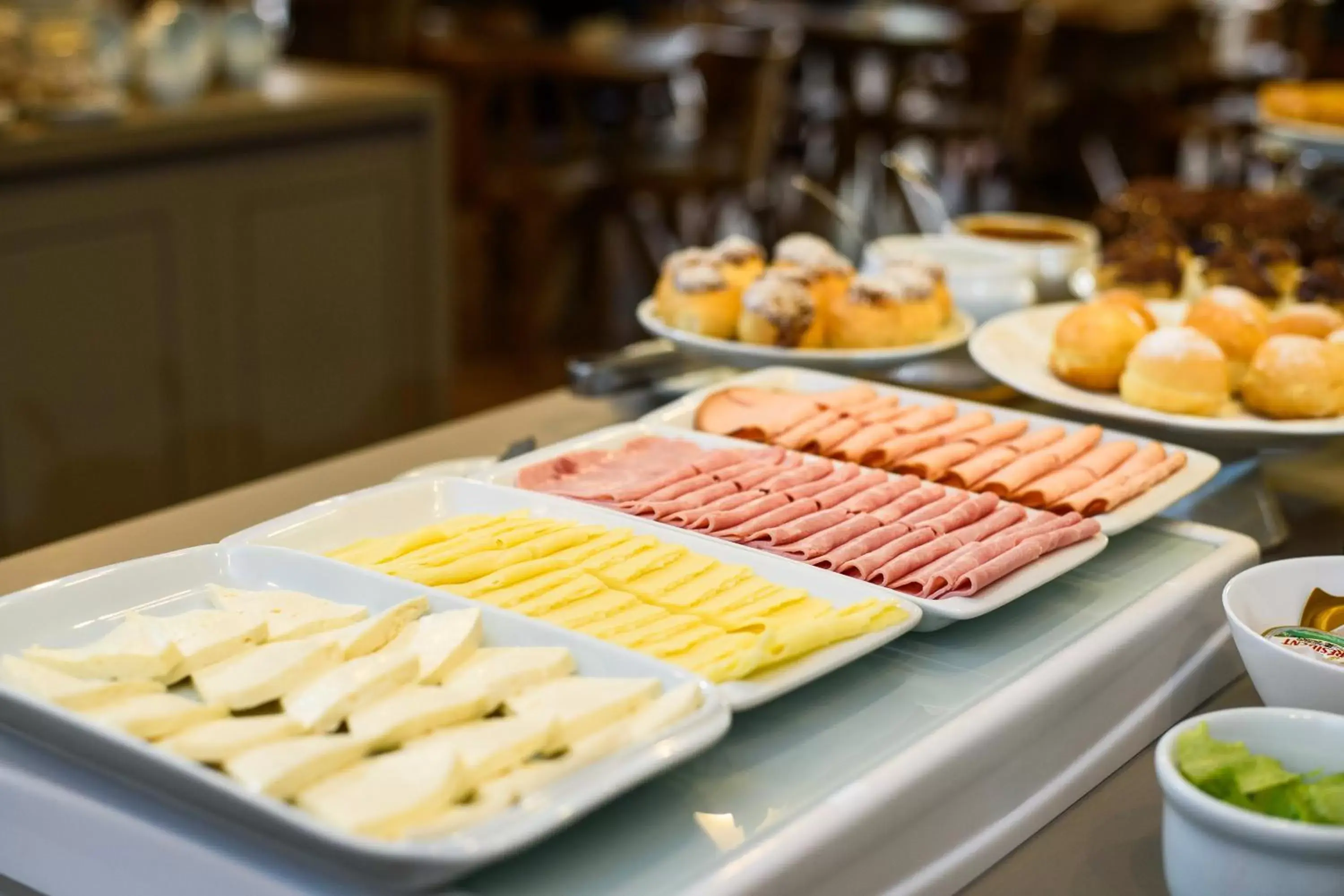 Breakfast, Food in Slaviero Londrina Flat