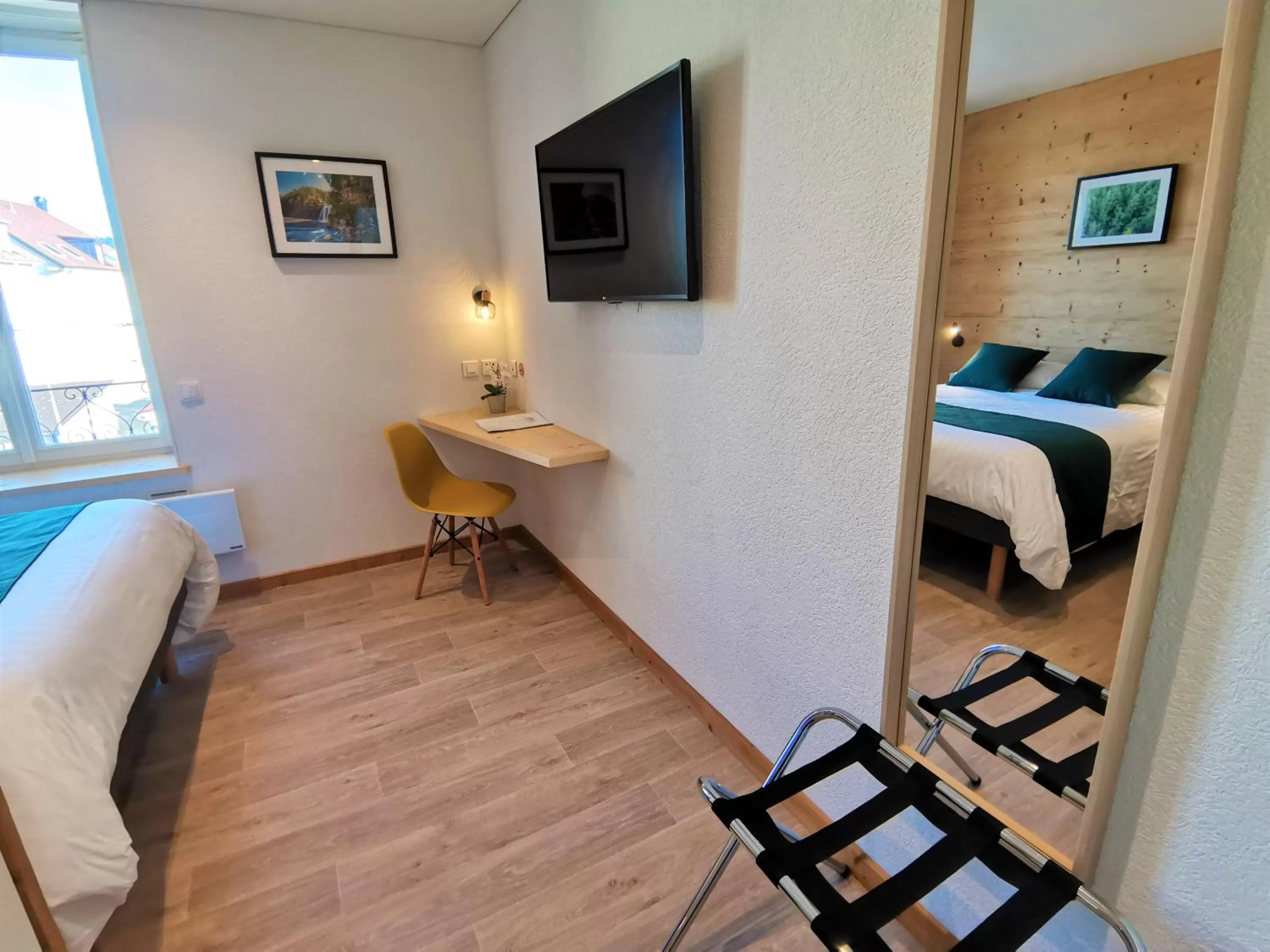 TV and multimedia, Bed in Hotel Les Montagnards