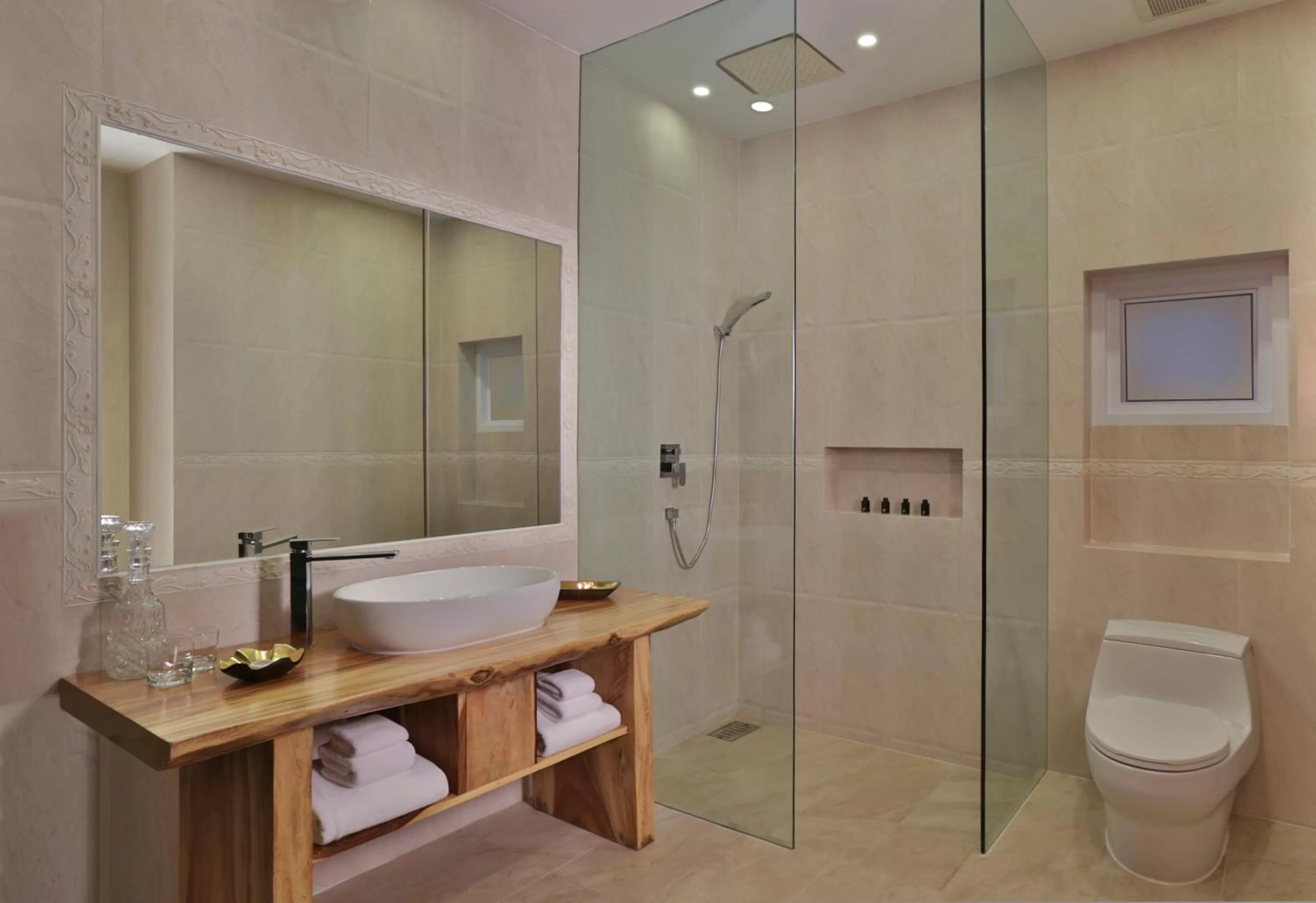 Beach Front Pool Villa in The Privilege Hotel Ezra Beach Club