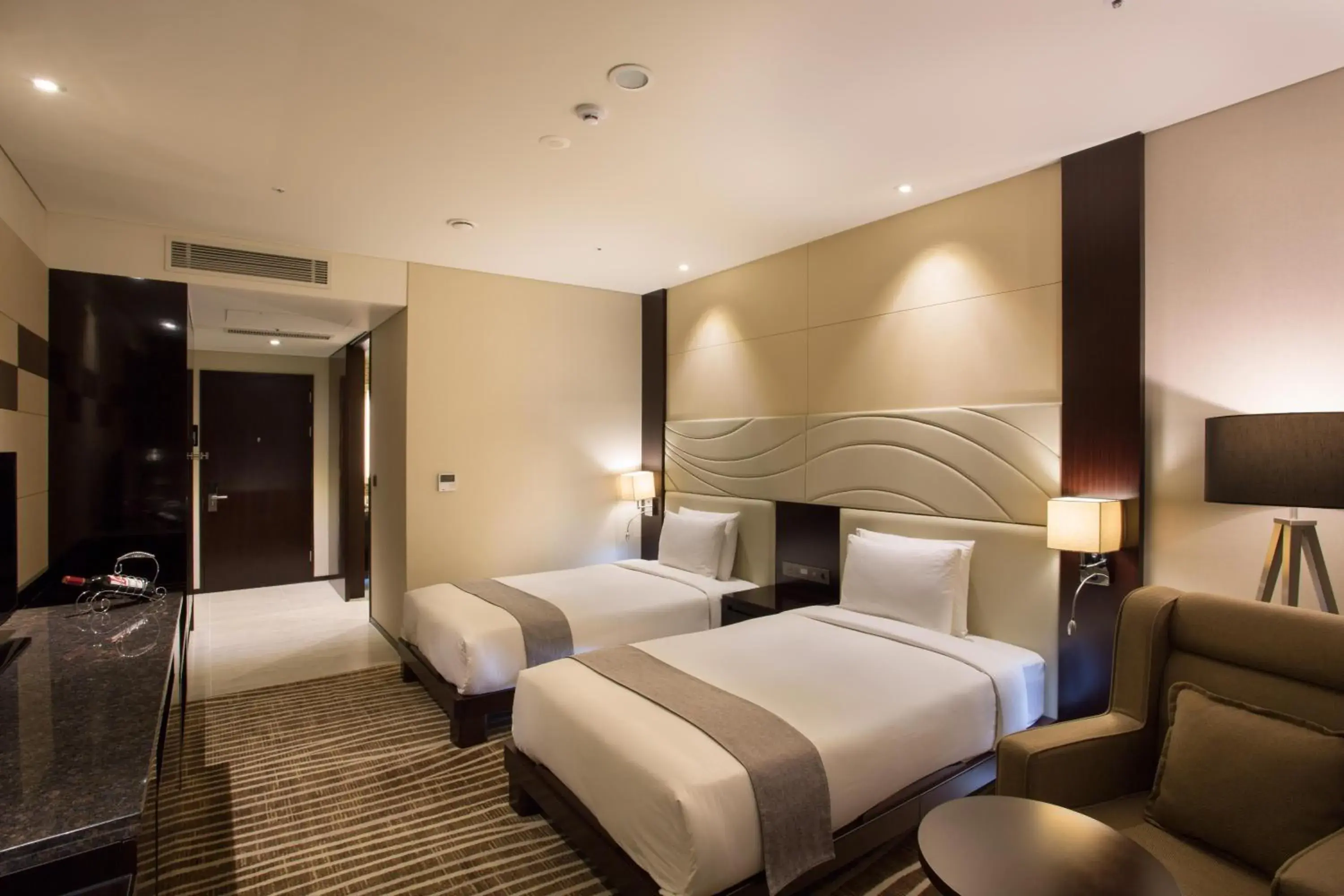 Photo of the whole room, Bed in I Square Hotel Photo of the whole room, Bed in I Square Hotel