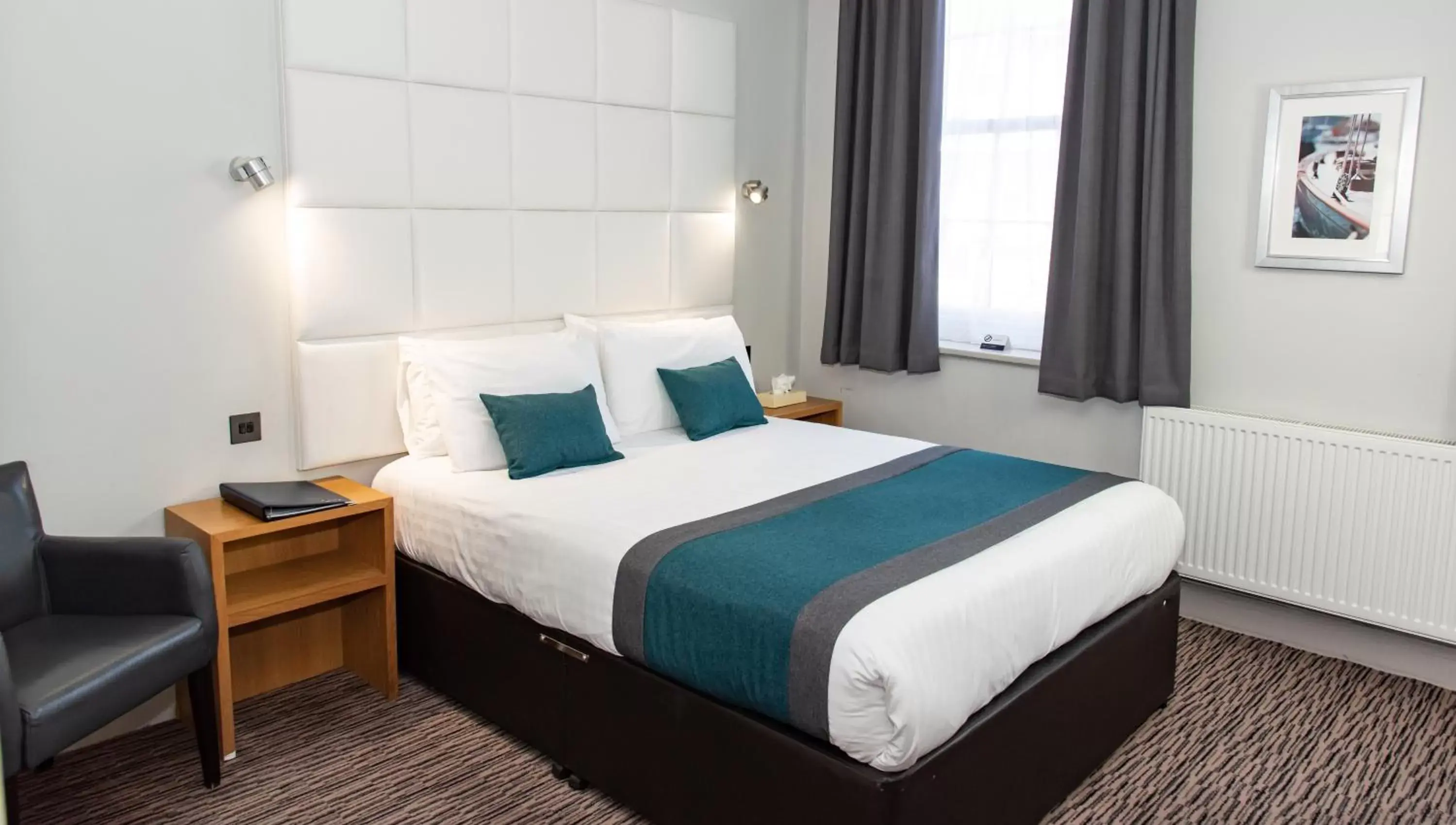 Bedroom, Bed in Kingscliff Hotel