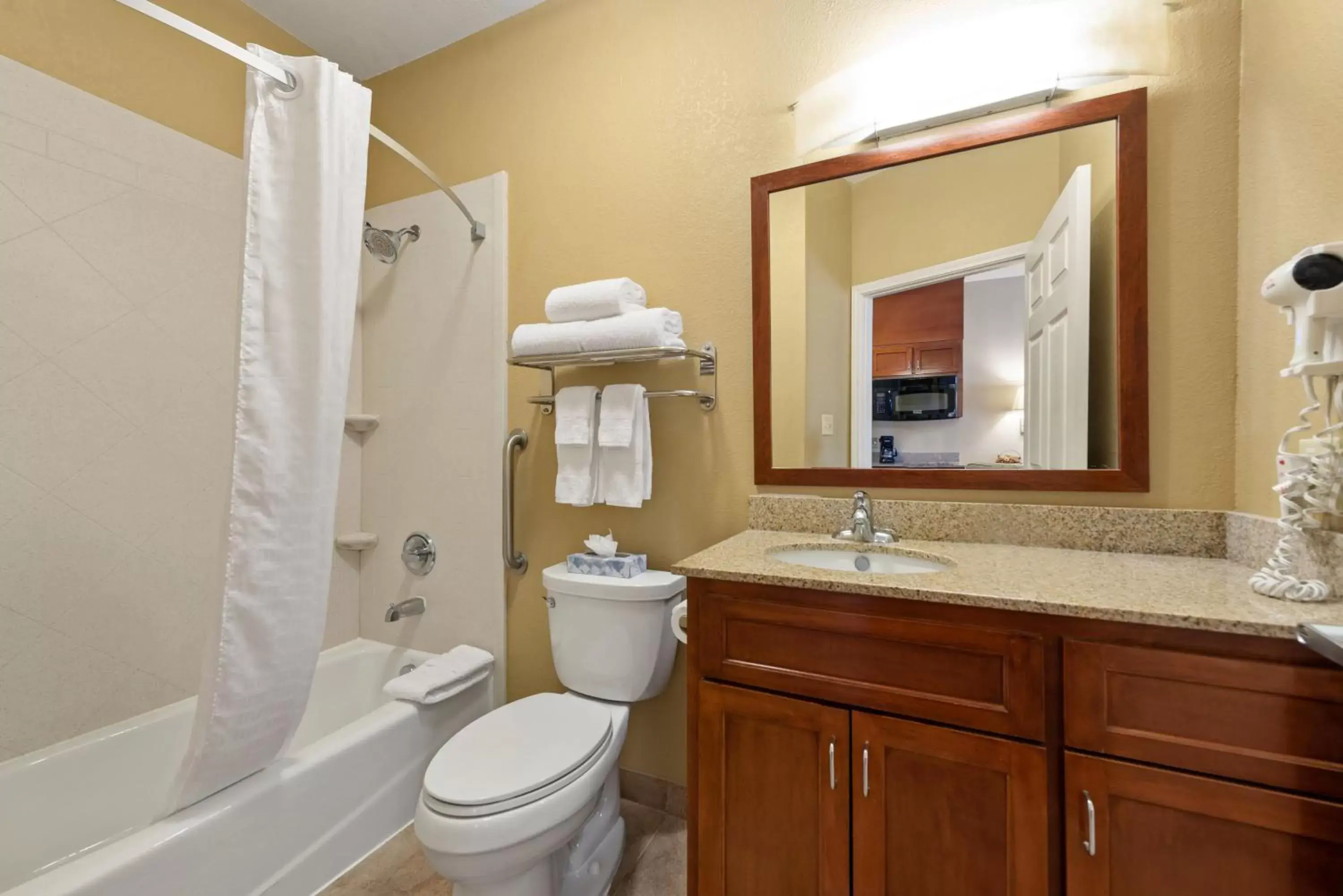 Bathroom in Extended Stay America Suites - McAlester - Hwy 69