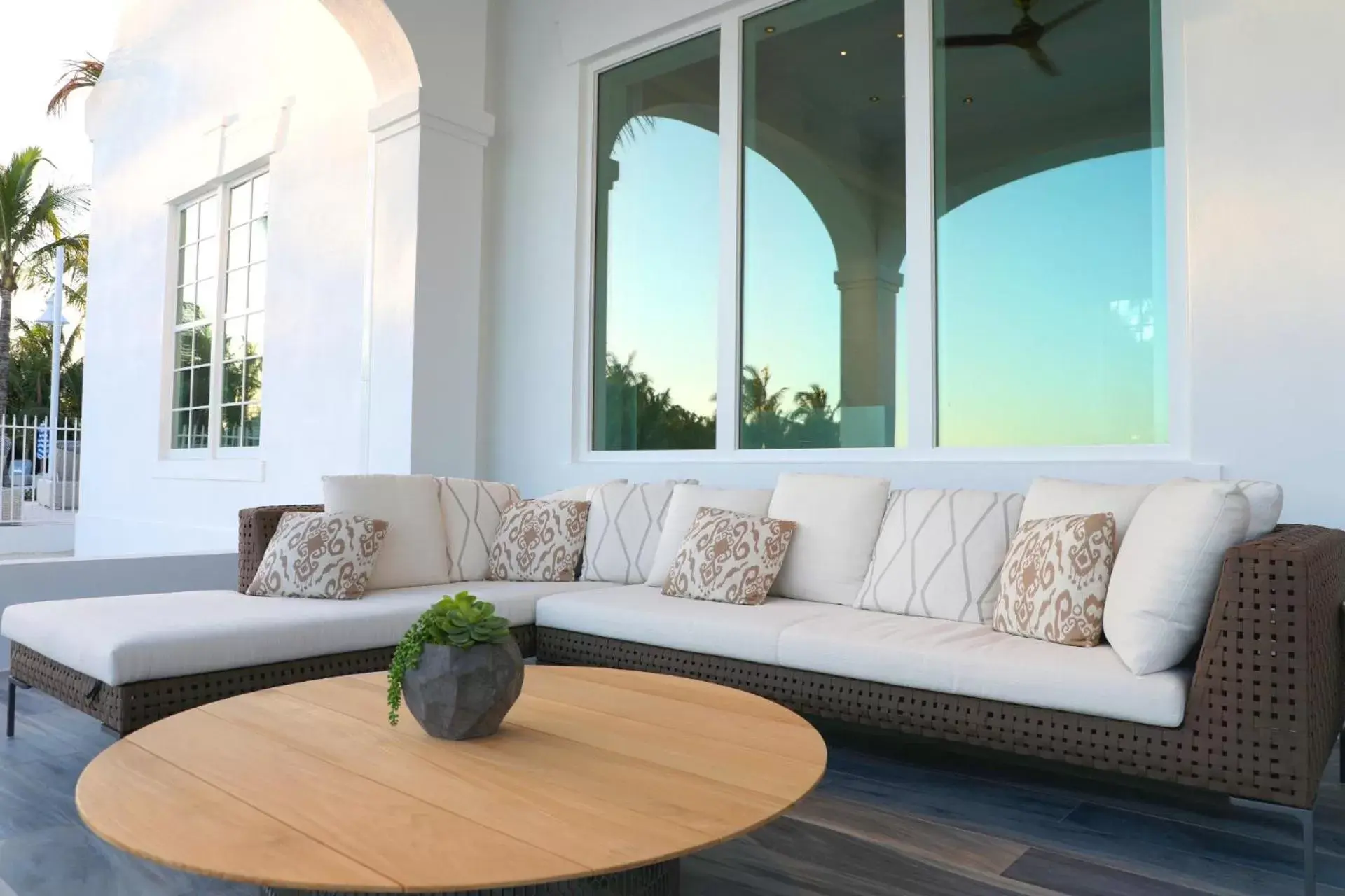 Lobby or reception, Seating Area in Isla Bella Beach Resort & Spa - Florida Keys