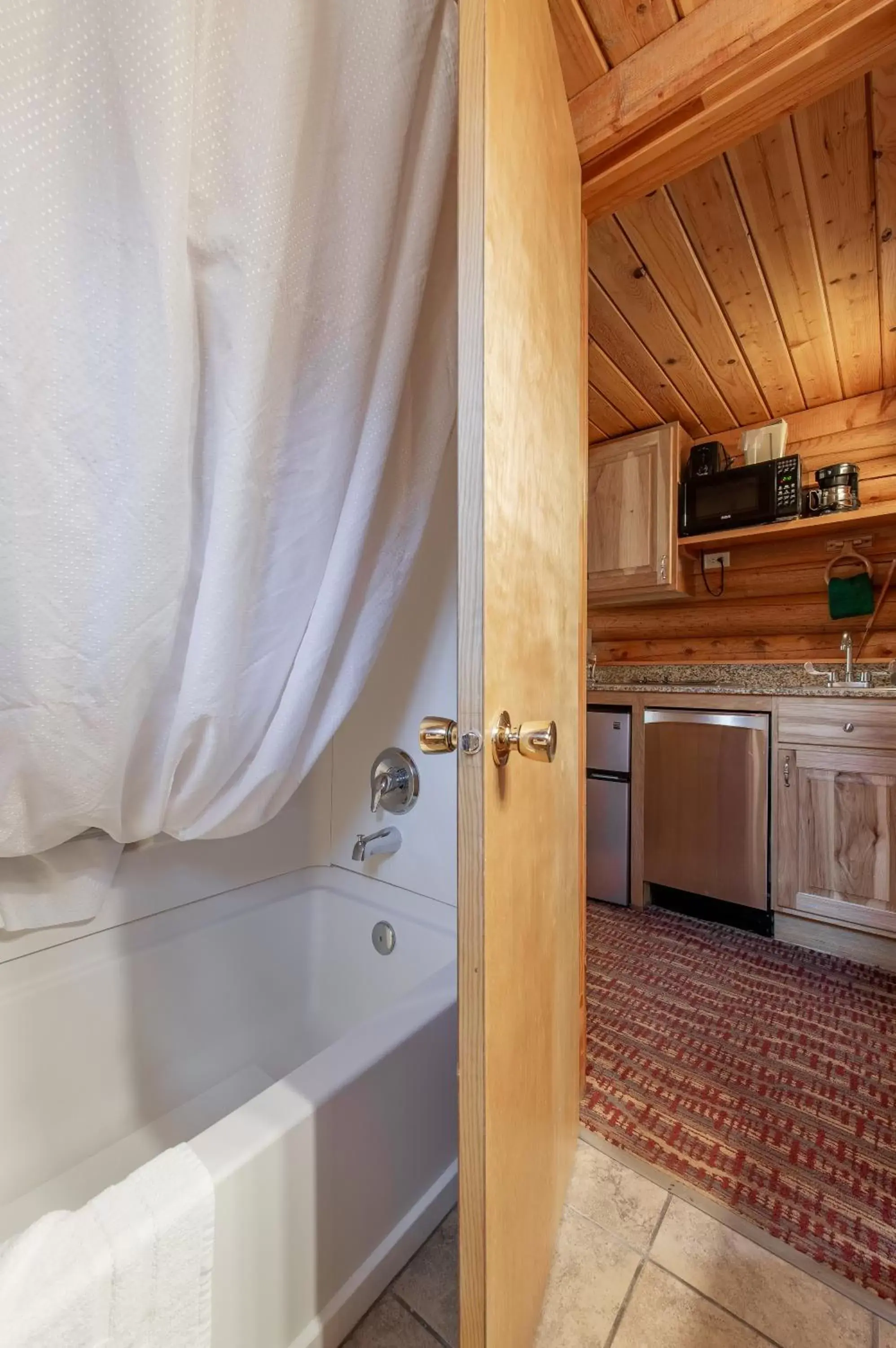 Bathroom, Kitchen/Kitchenette in Cowboy Village Resort