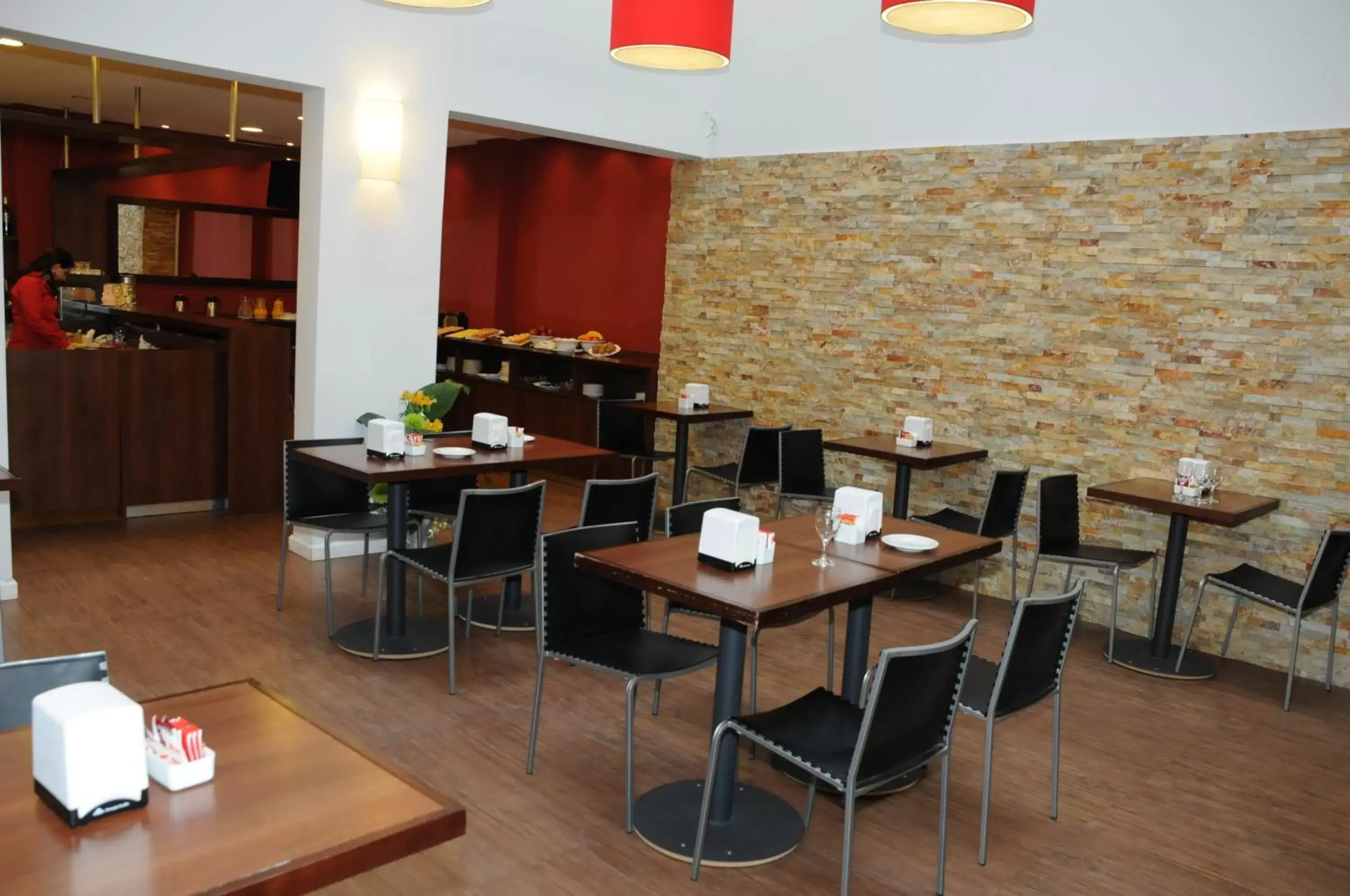 Restaurant/places to eat in Hotel California Restaurant/places to eat in Hotel California