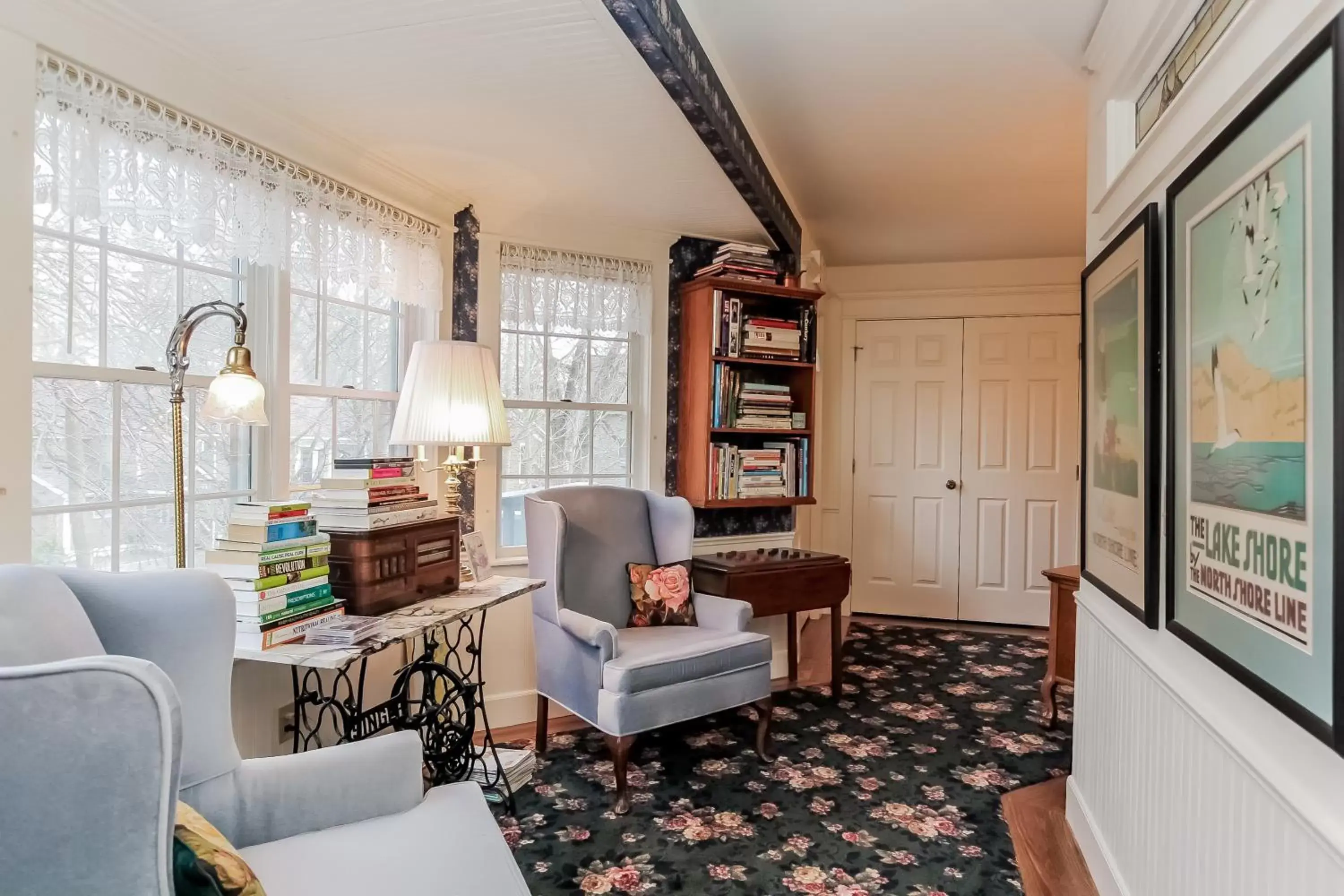 Living room in Yelton Manor Bed and Breakfast Living room in Yelton Manor Bed and Breakfast