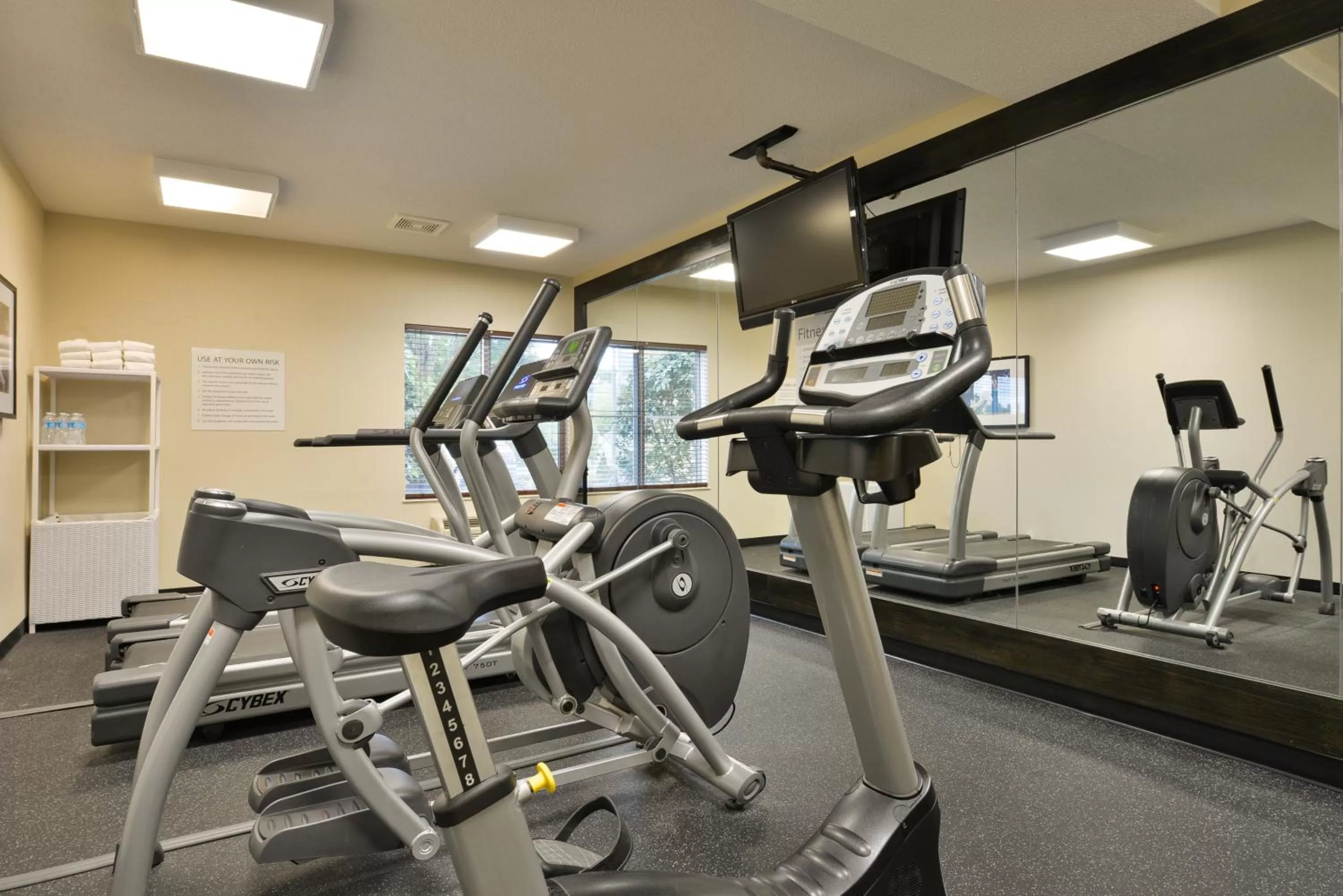 Fitness centre/facilities in Holiday Inn Express Boston-Milford by IHG