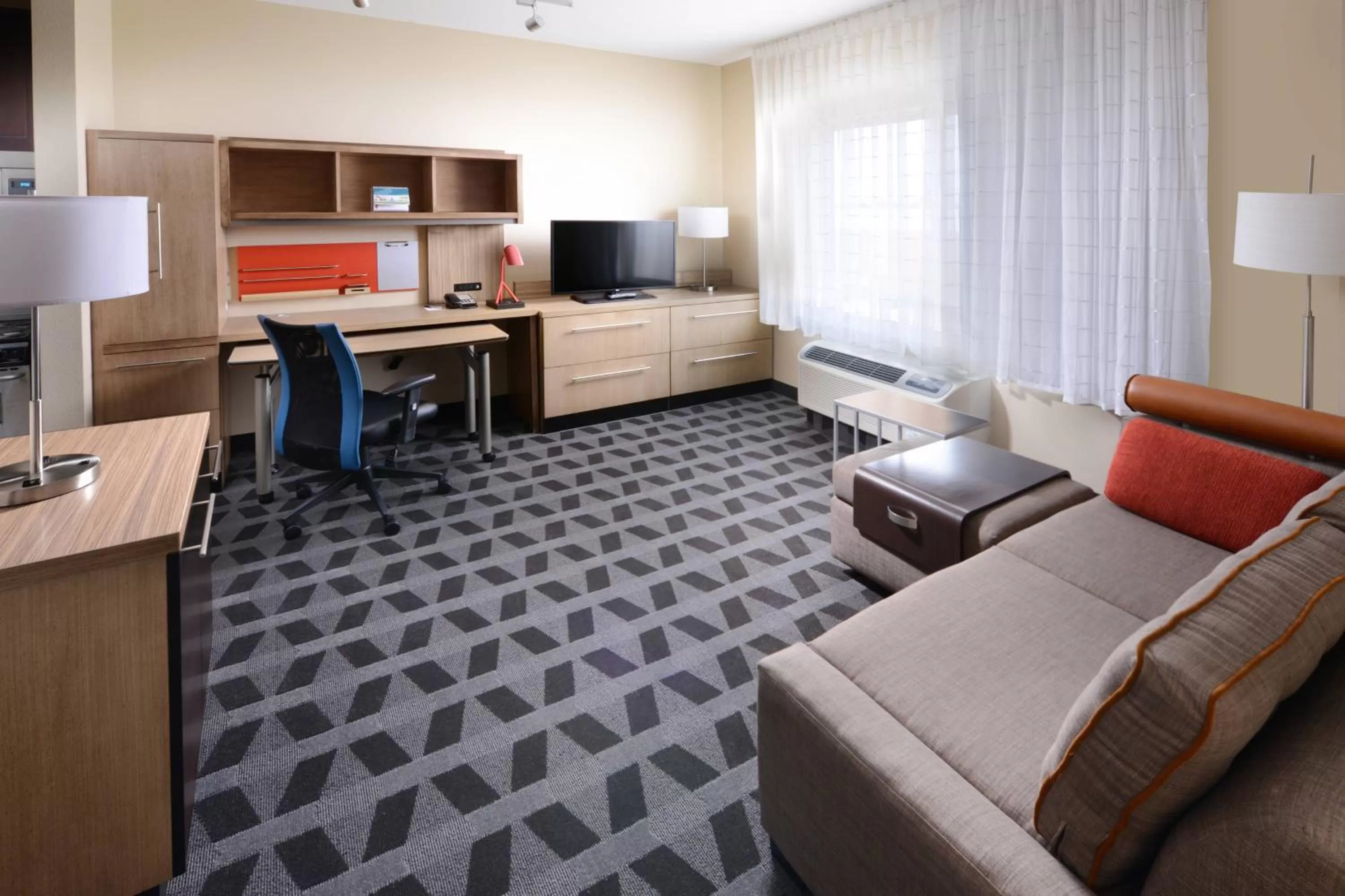 Queen Suite with One Queen Bed and Sofa in TownePlace Suites by Marriott Houston Galleria Area