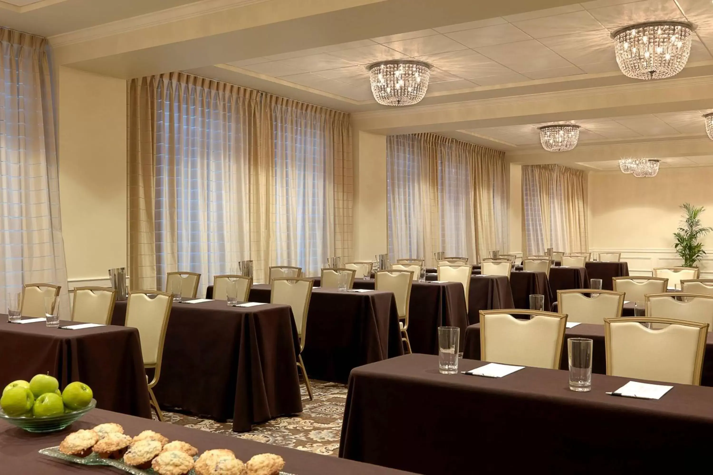Meeting/conference room in Hotel Blackhawk, Autograph Collection