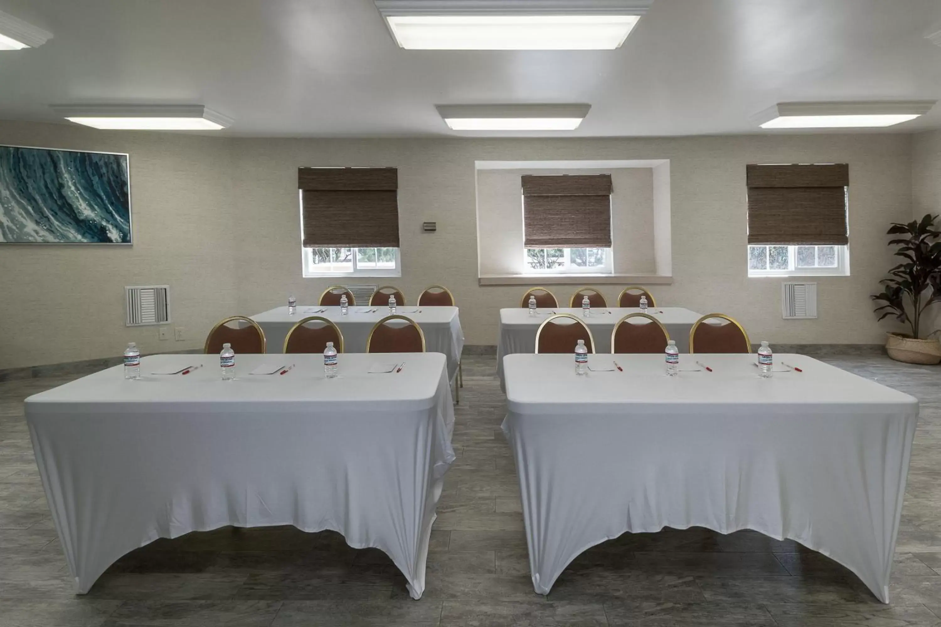 Meeting/conference room in Ramada by Wyndham Costa Mesa/Newport Beach