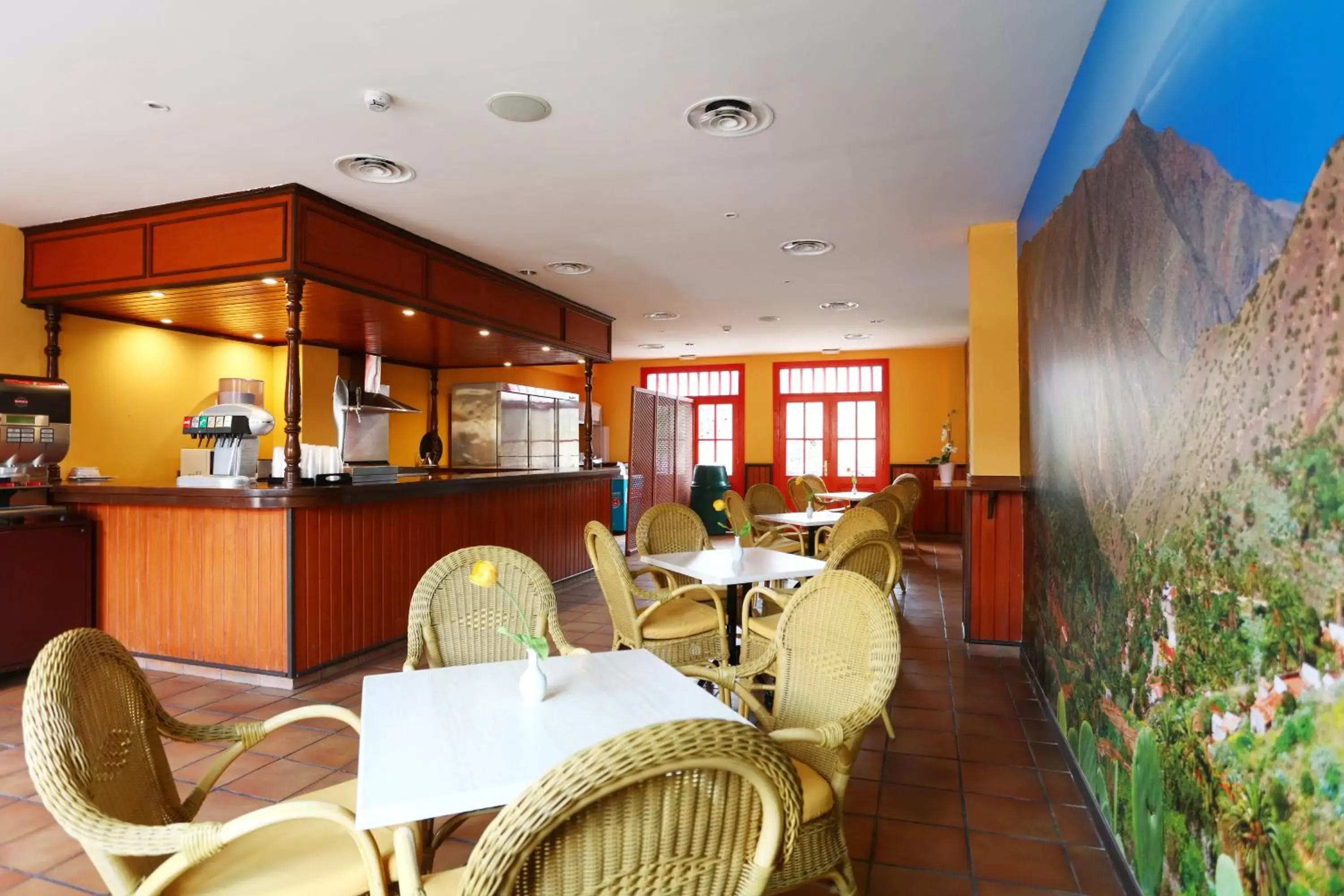 Lounge or bar, Restaurant/Places to Eat in Bahia Principe Sunlight Tenerife