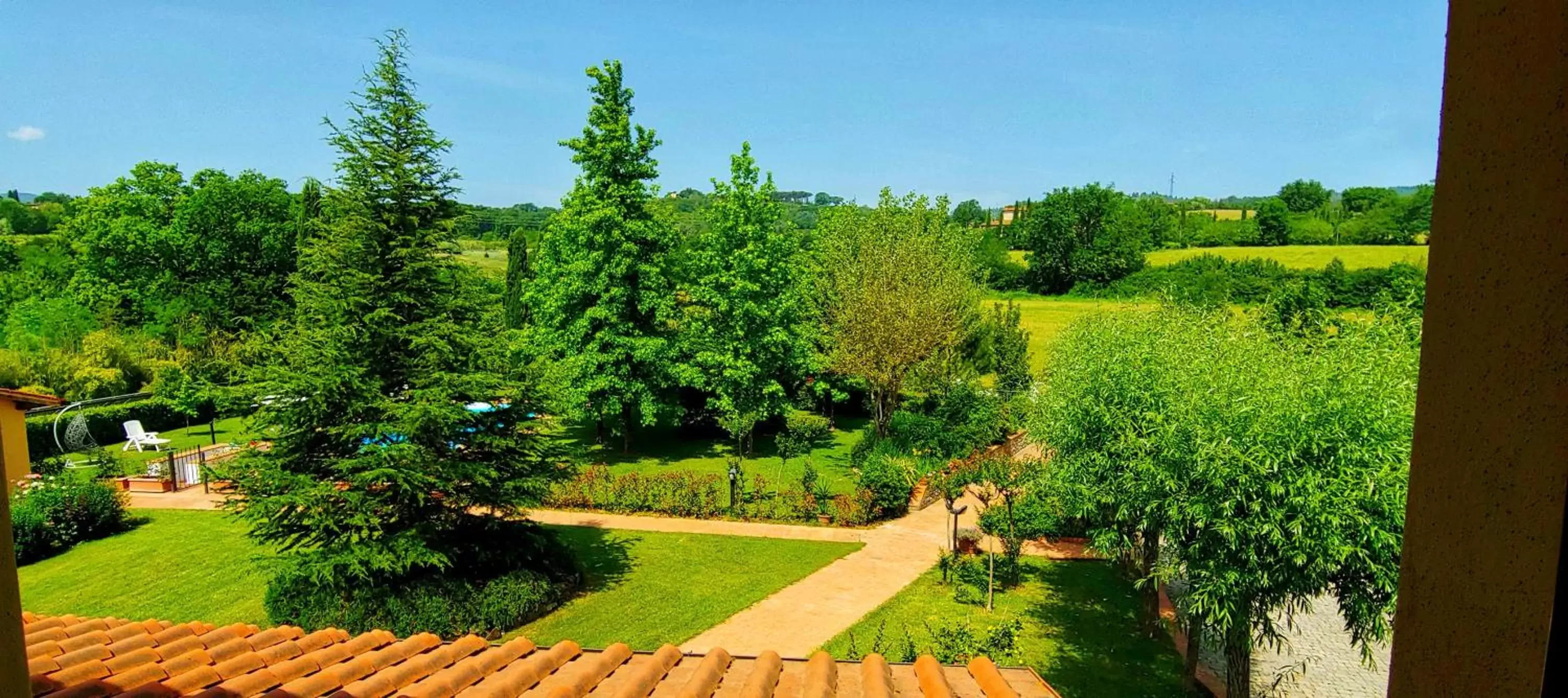Garden view, Garden in Torrebianca Tuscany