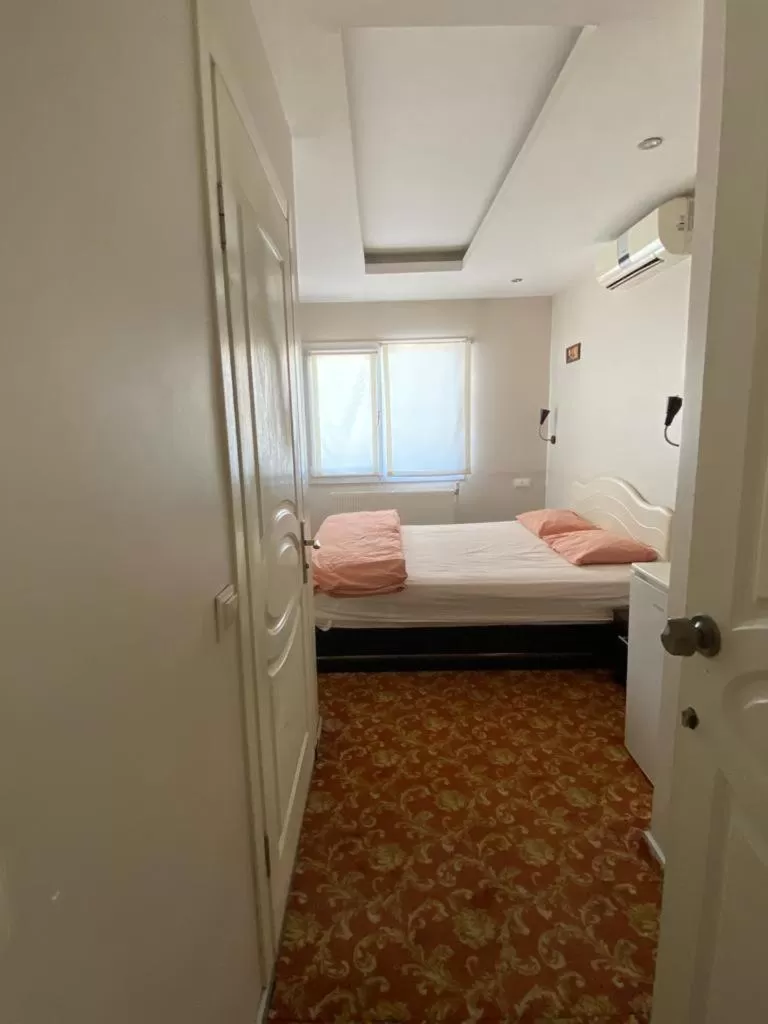 Photo of the whole room, Bed in Sakran Hotel