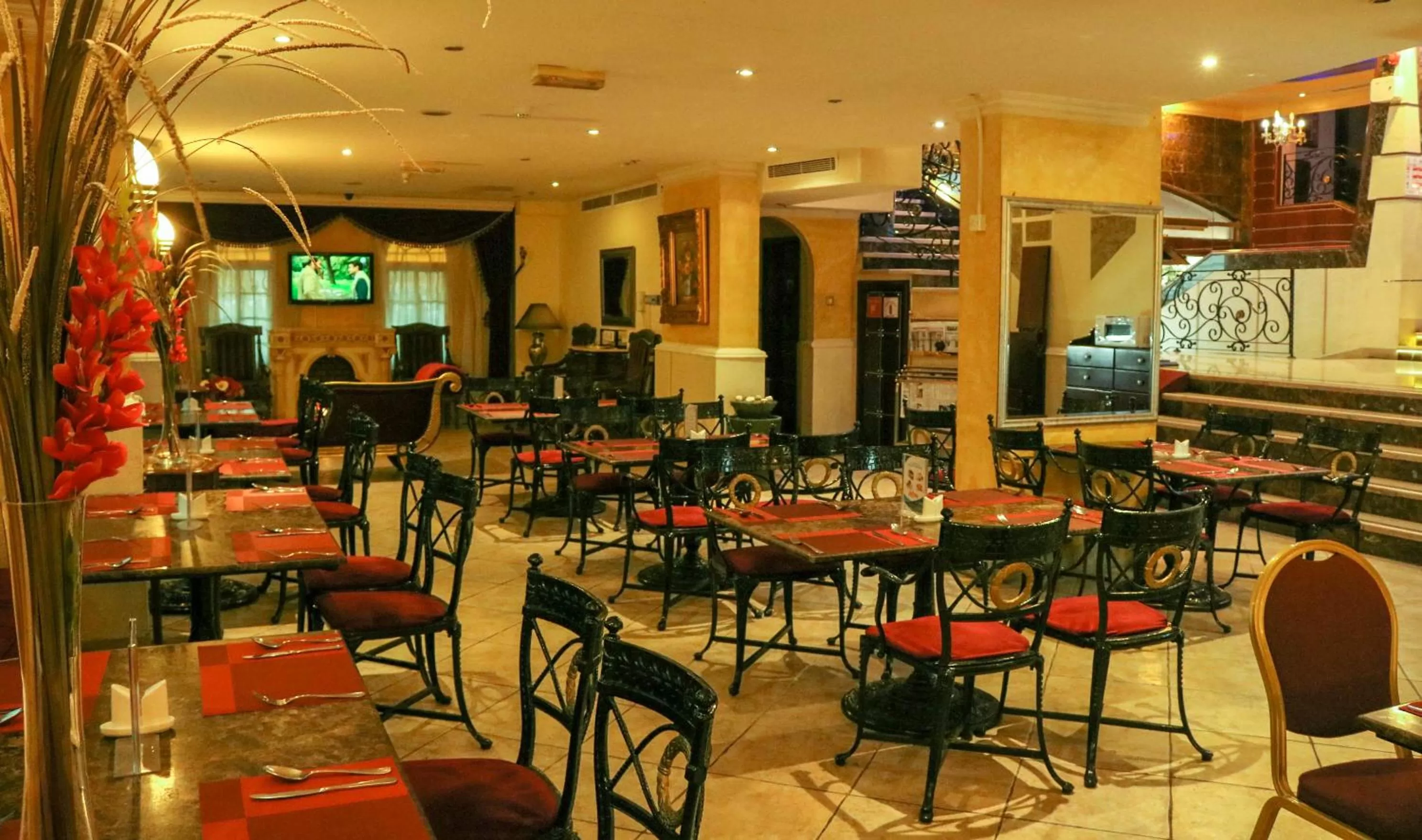 Restaurant/places to eat in Al Maha Regency Hotel Suites - Managed by Aoudi Consultants