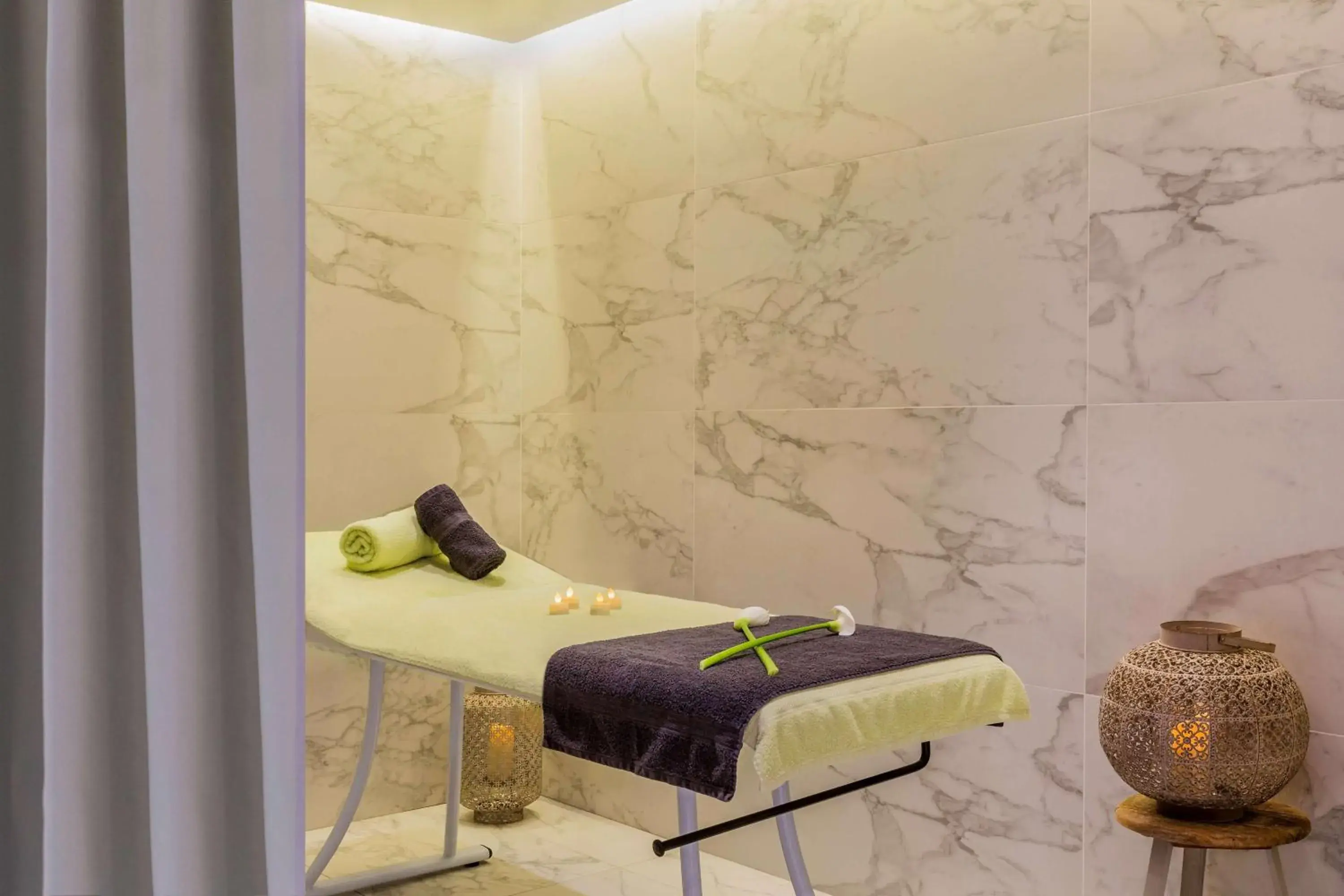 Massage in Best Western Plus Hotel Du Parc Chantilly