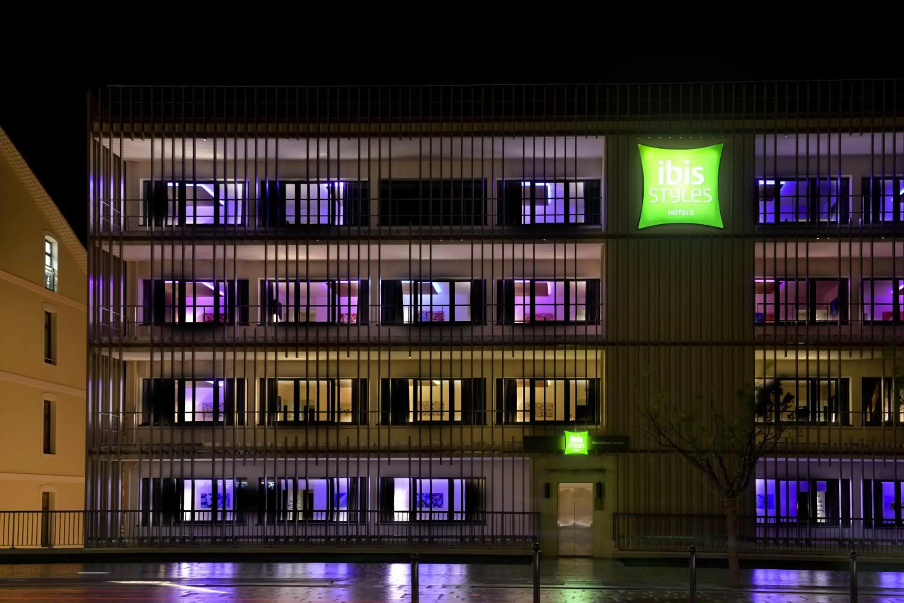 Facade/entrance, Property Building in ibis Styles Montelimar Centre