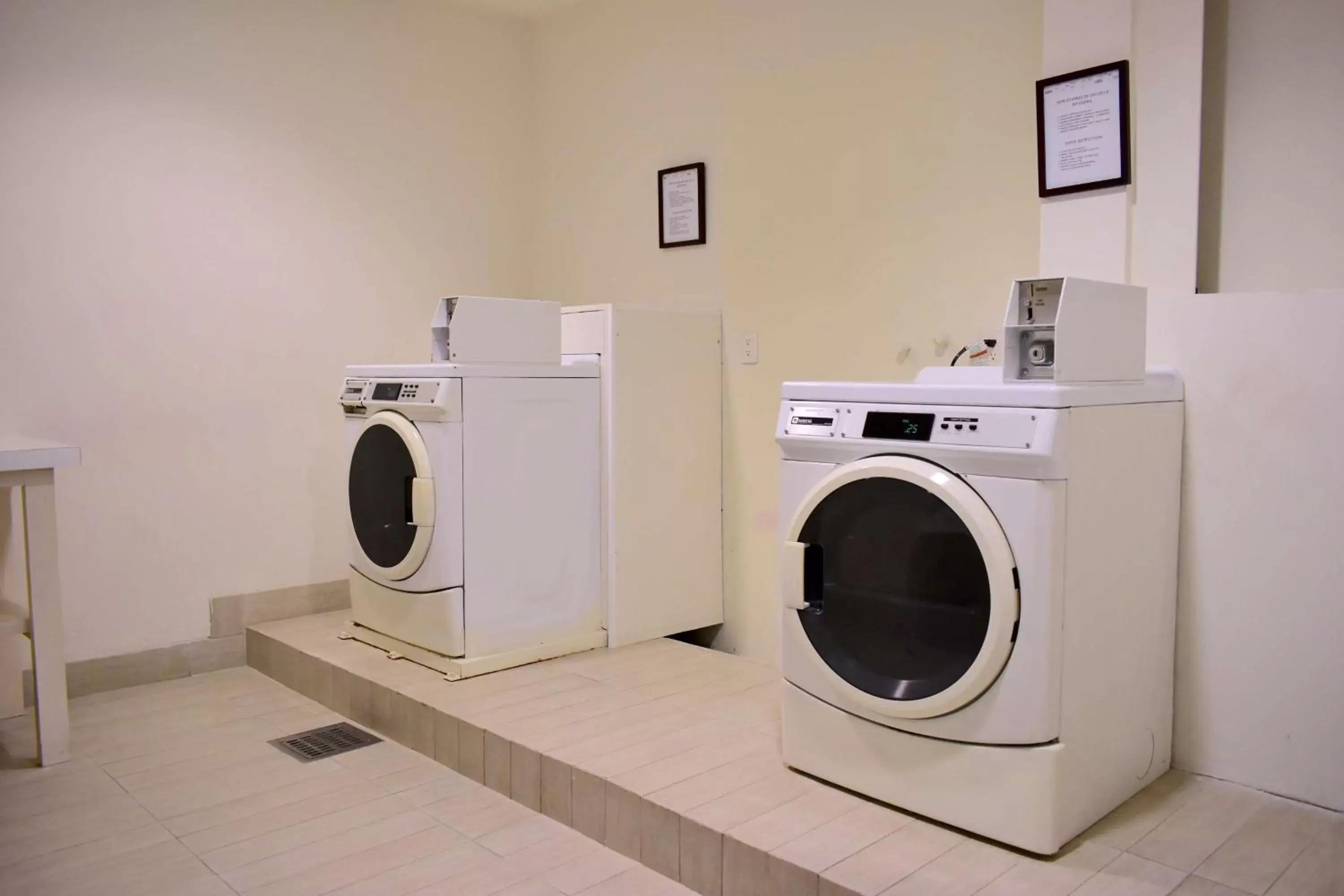 Property building in Hampton Inn by Hilton Ciudad del Carmen Property building in Hampton Inn by Hilton Ciudad del Carmen