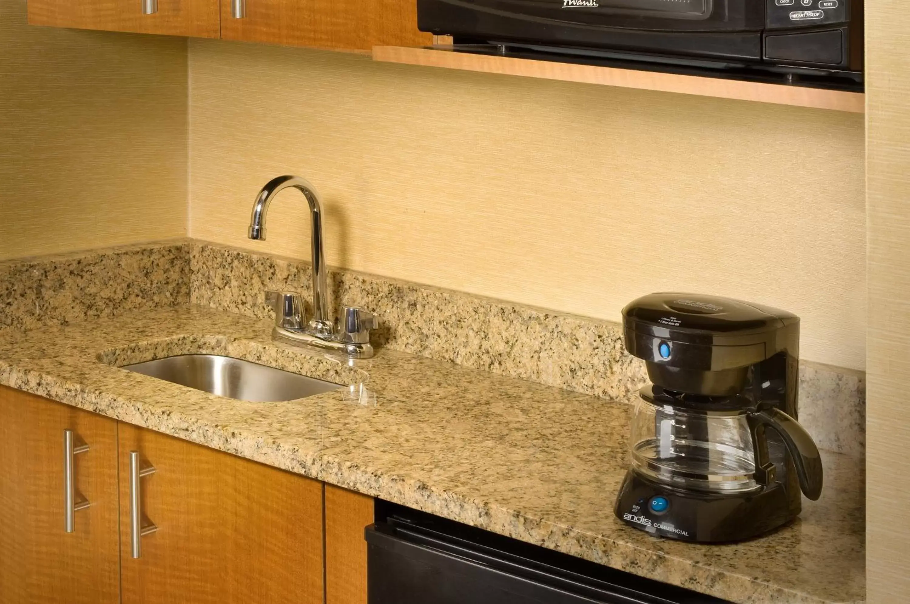 Photo of the whole room, Kitchen/Kitchenette in Holiday Inn Express Washington DC-BW Parkway, an IHG Hotel