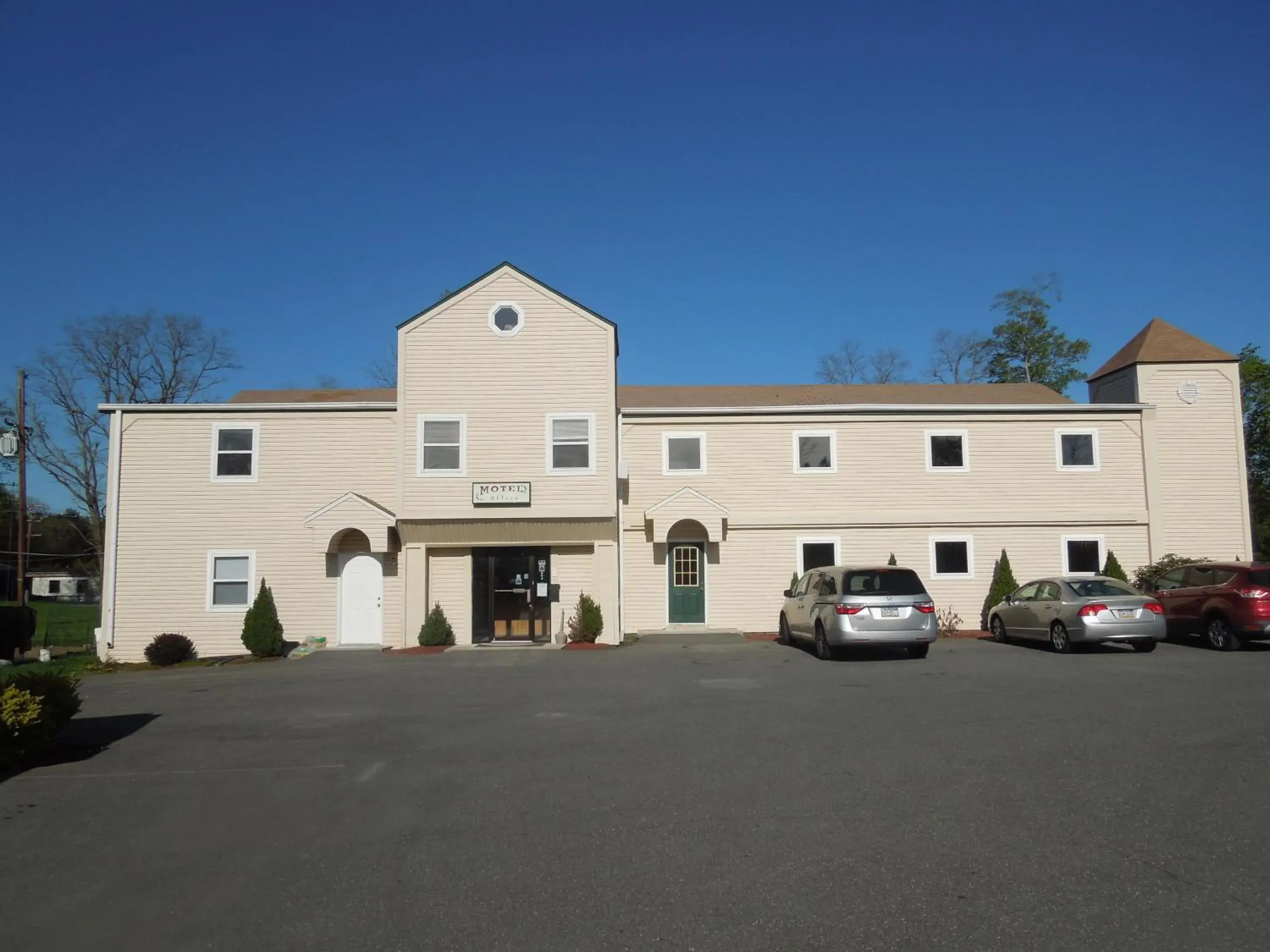 Facade/entrance, Property Building in Value Inn