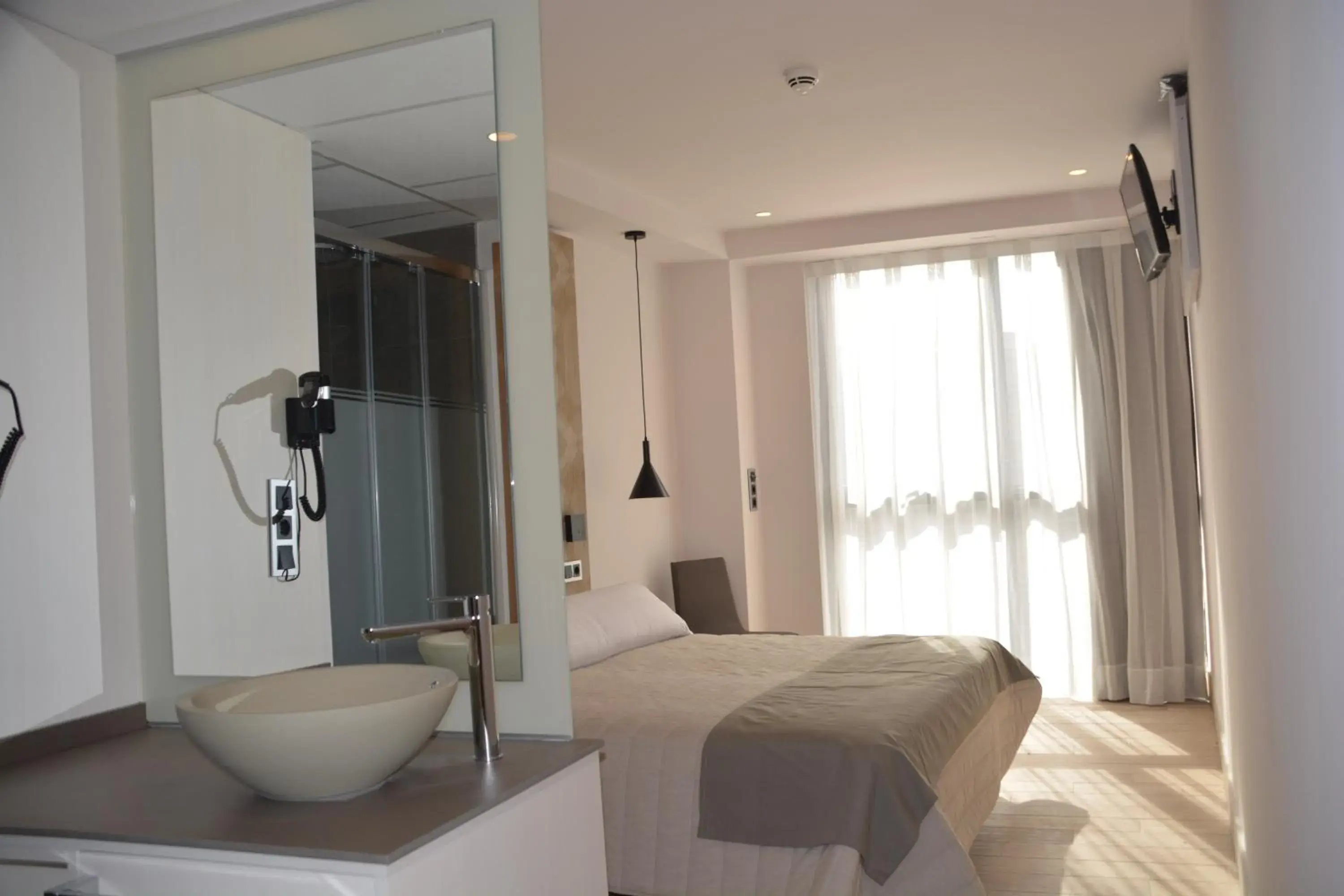 Bedroom, Bathroom in Hotel Bilbao Plaza