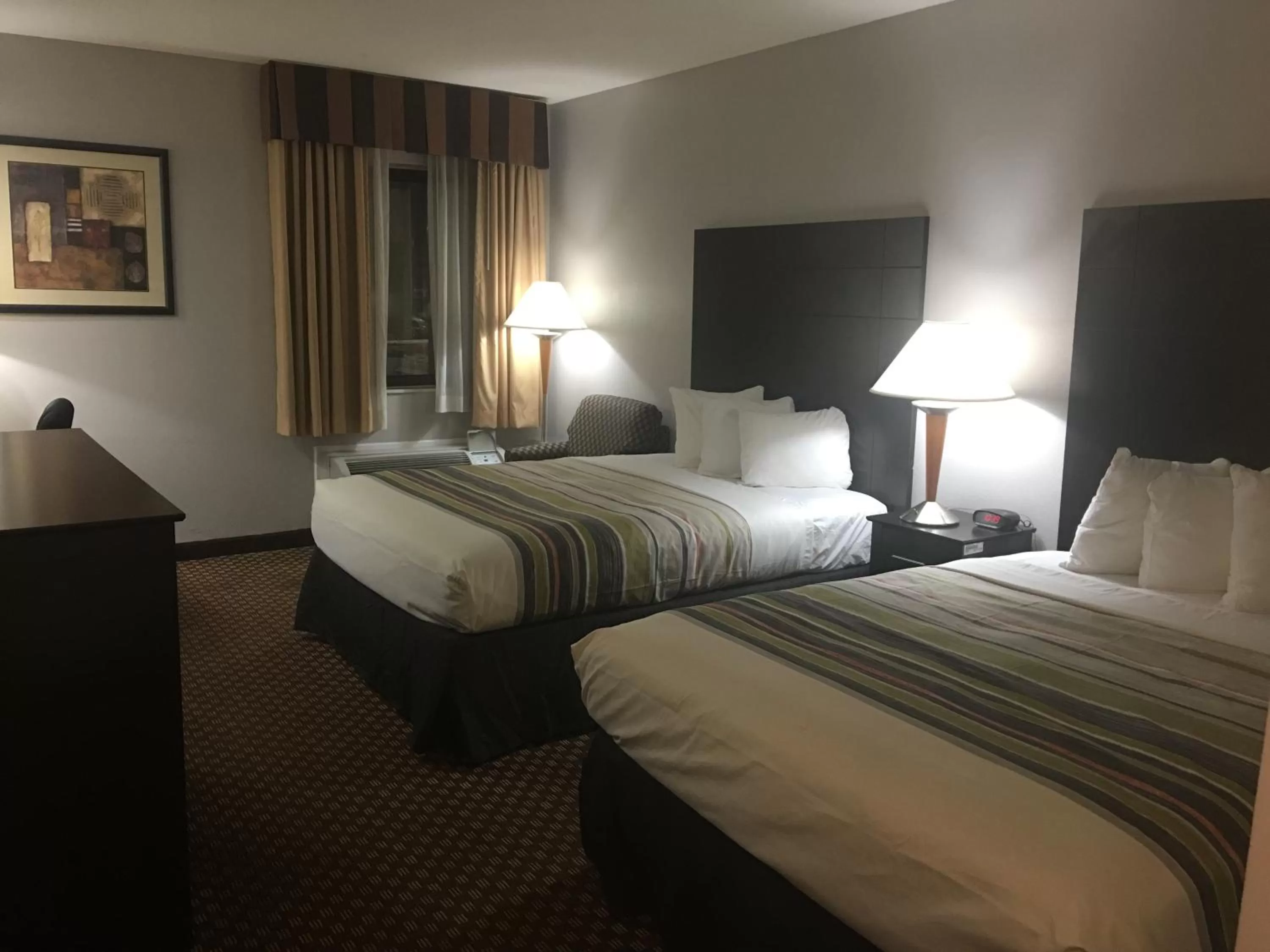 Bed in Country Inn & Suites by Radisson, Indianapolis East, IN