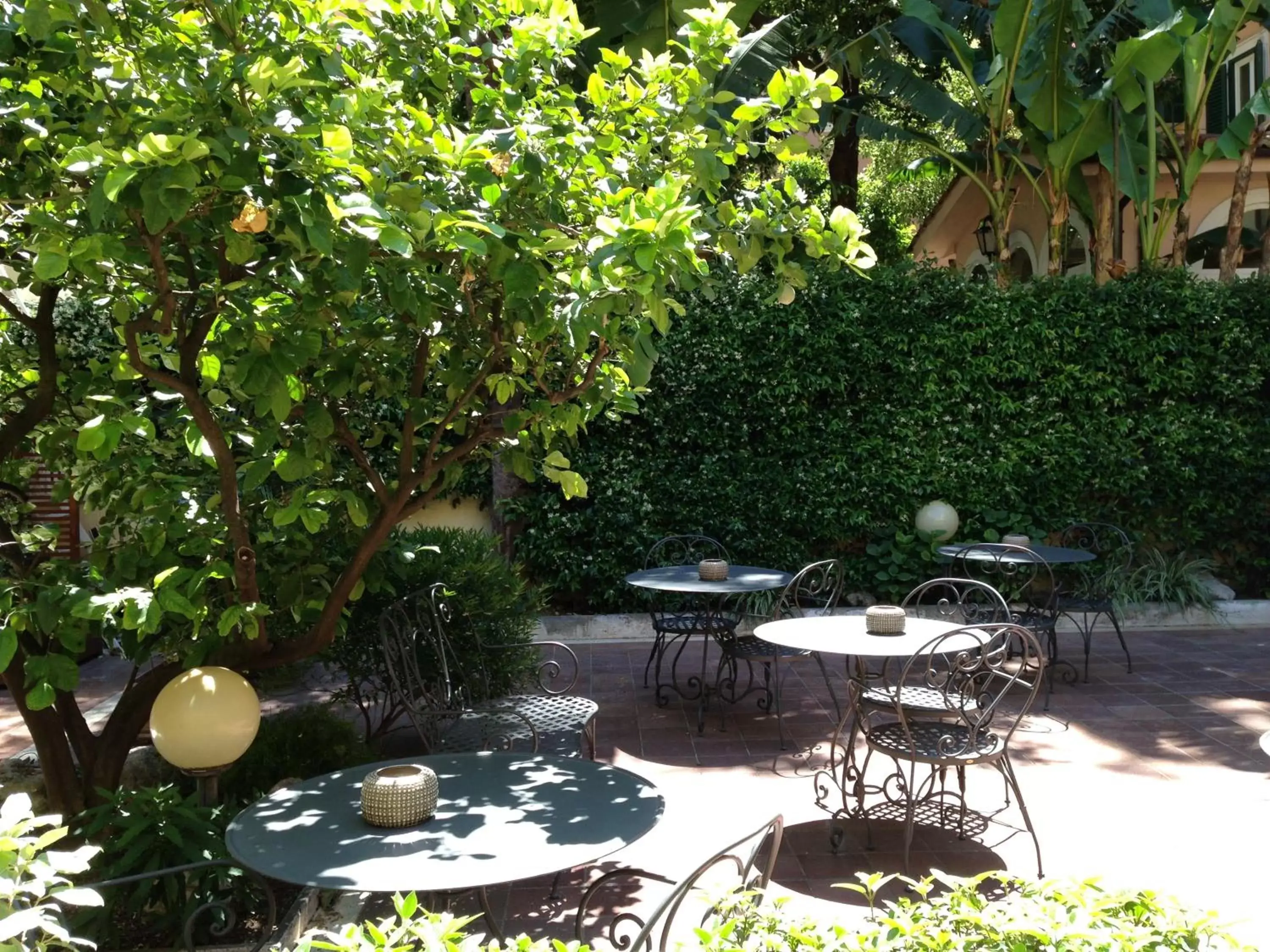 Patio, Restaurant/Places to Eat in Hotel Select Garden