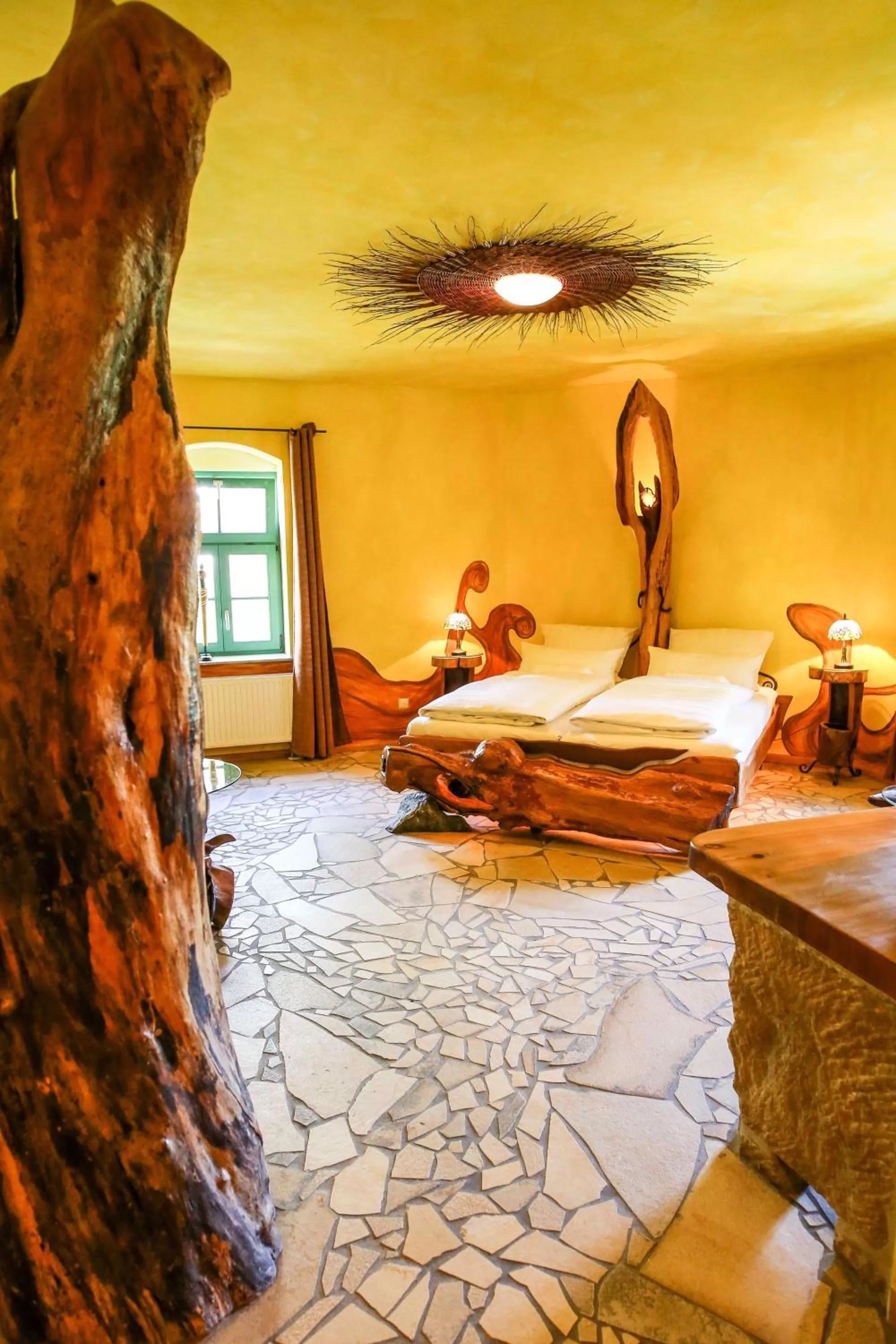 Day, Bed in Backstage Hotel