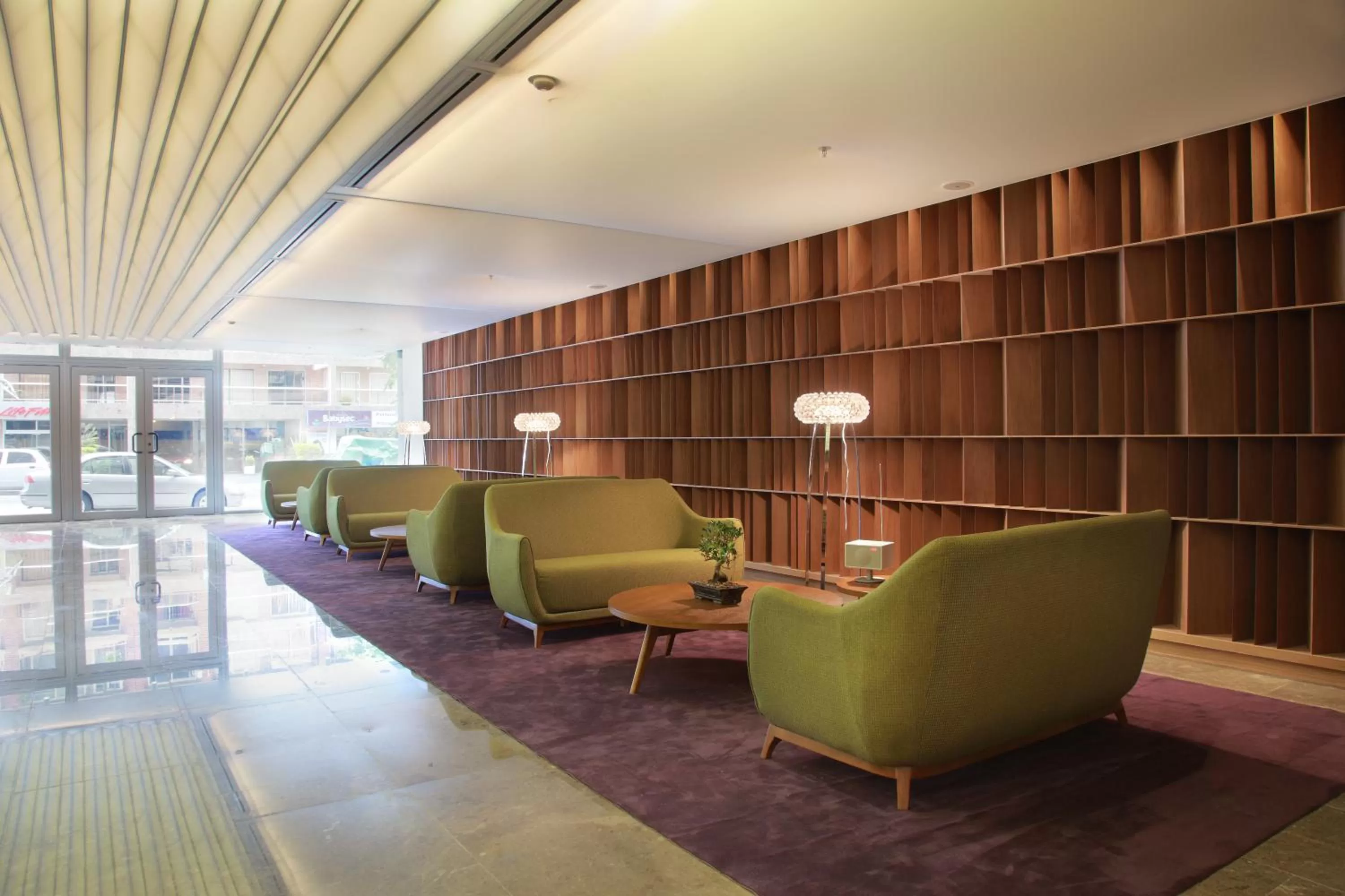 Lobby or reception in Dazzler by Wyndham Montevideo