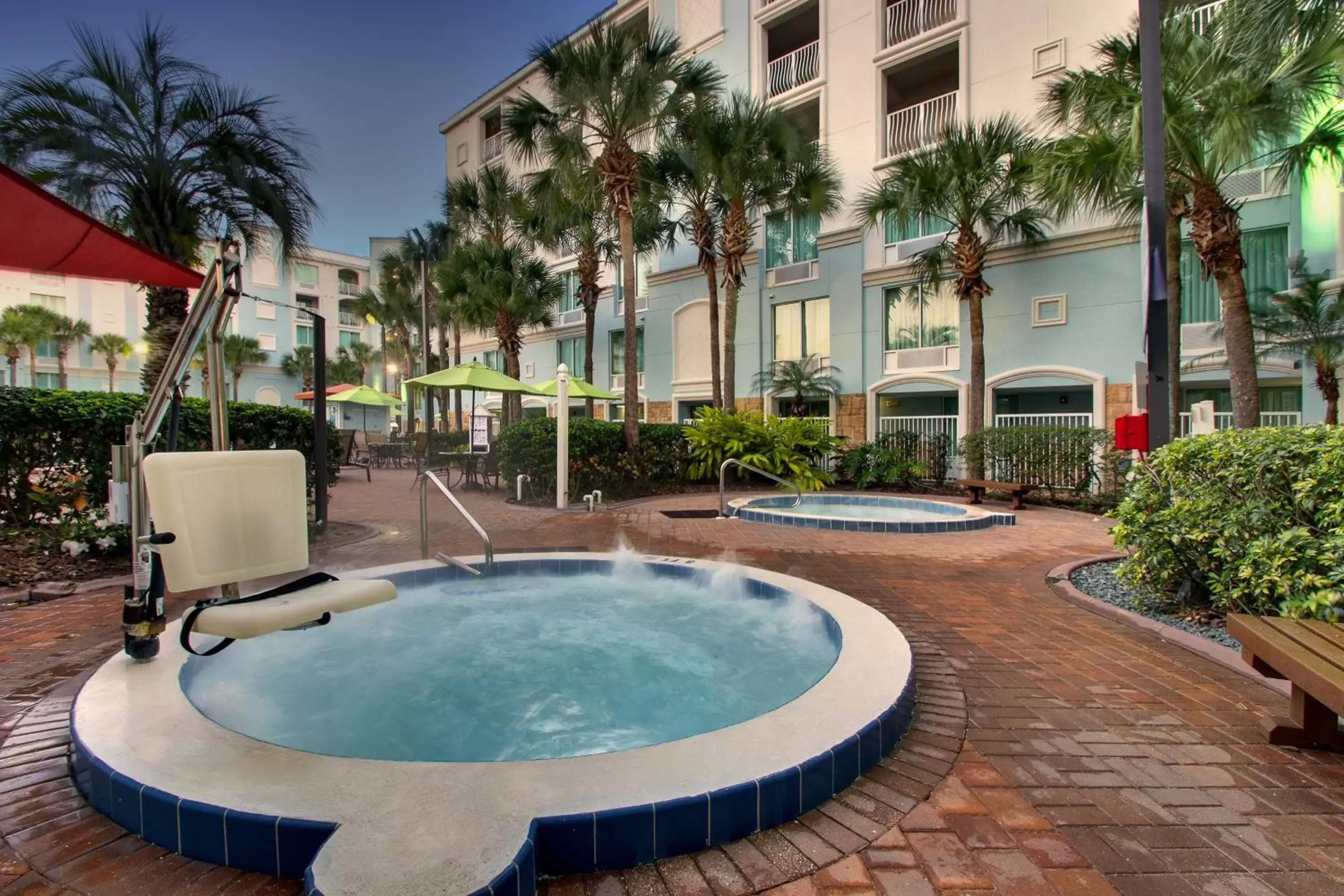 Swimming Pool in Holiday Inn Resort Orlando - Lake Buena Vista, an IHG Hotel