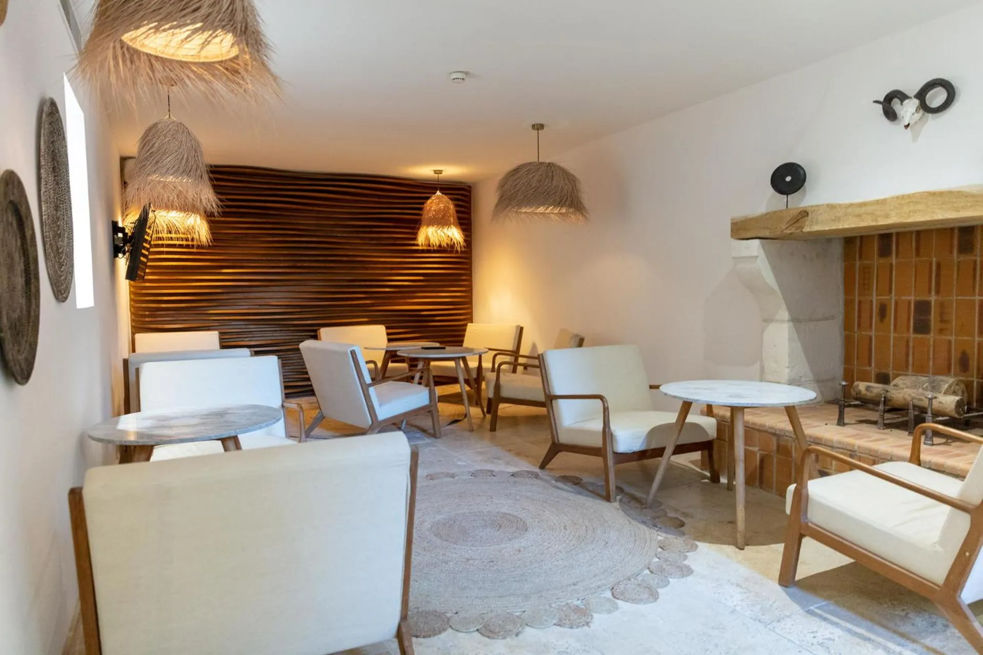 Seating area in Hôtel Le Saint Remy & Spa