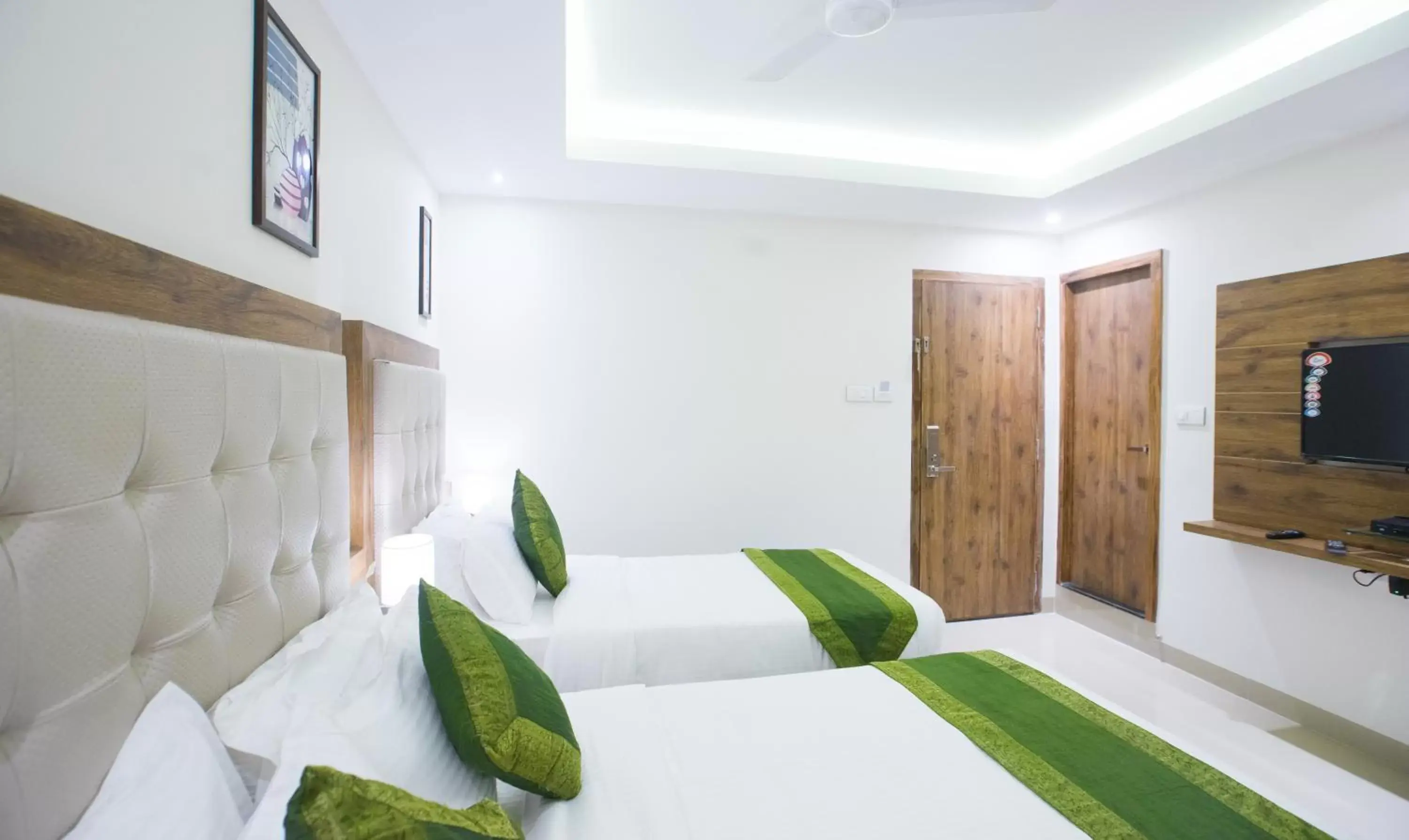 Bed in Treebo Amber International Bed in Treebo Amber International