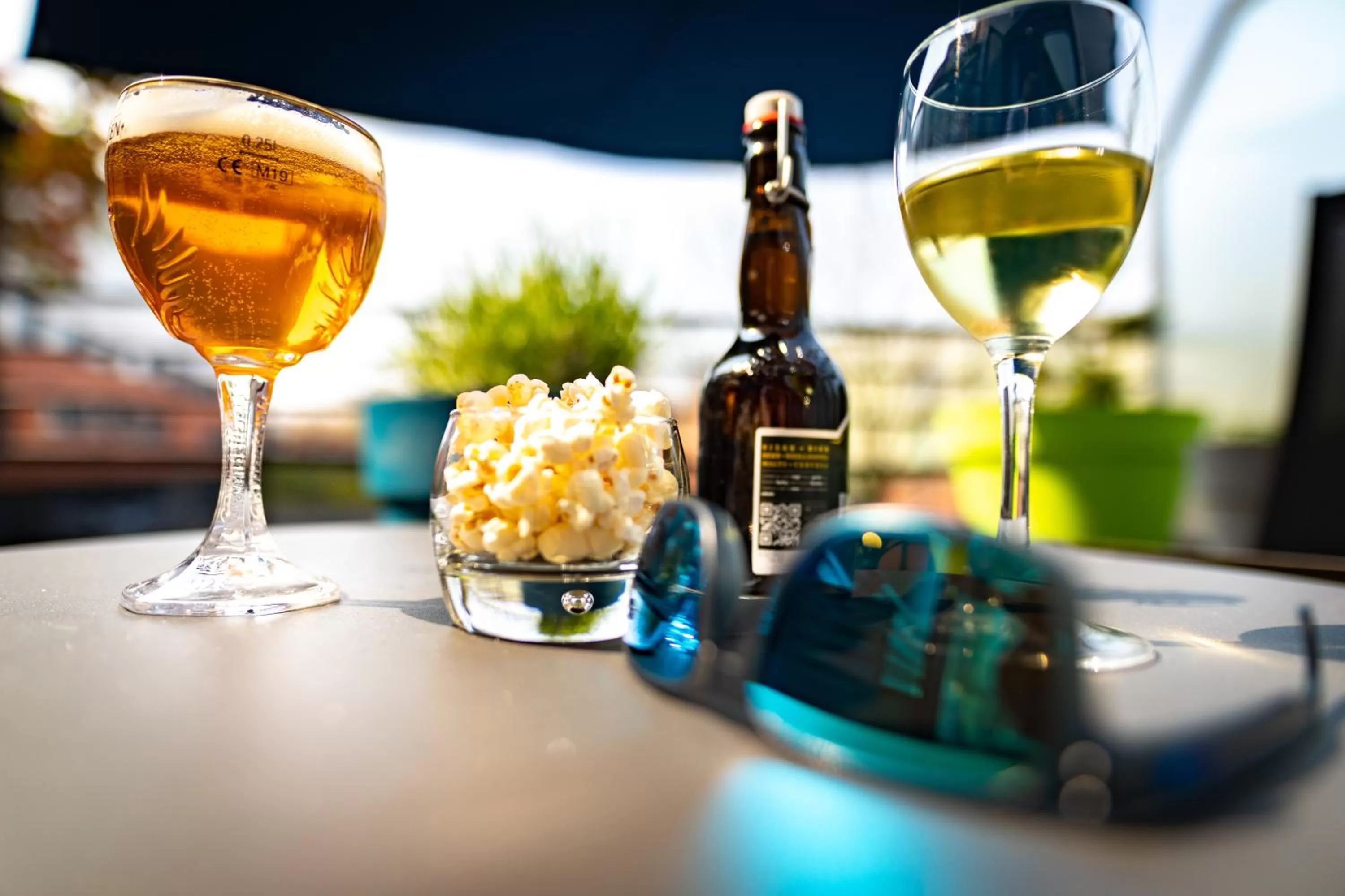 Lounge or bar in Holiday Inn Express Arras by IHG