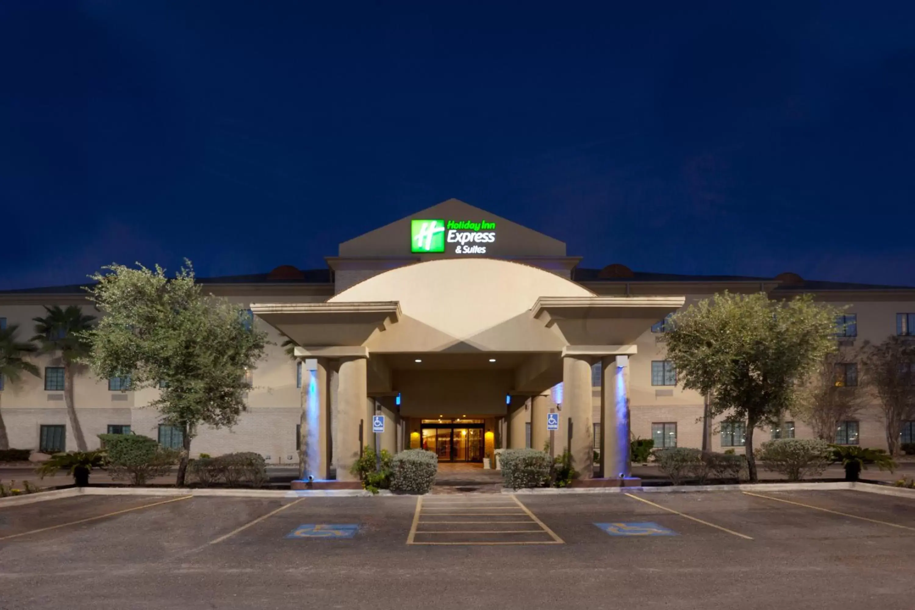 Property Building in Holiday Inn Express Hotel and Suites Alice, an IHG Hotel