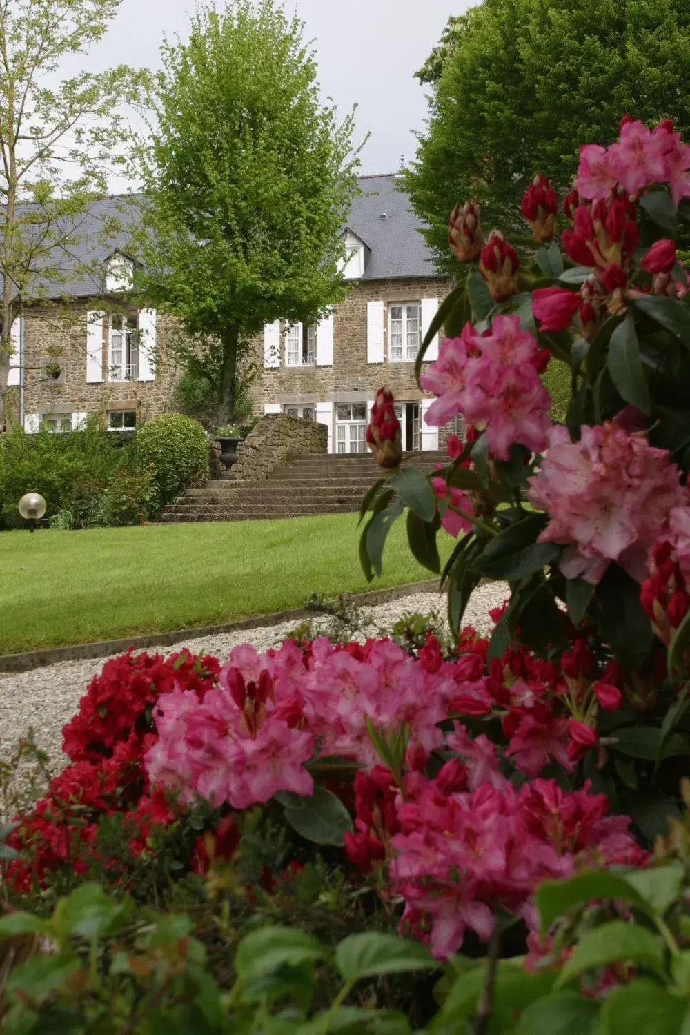 Garden in Logis Hotel Du Chateau