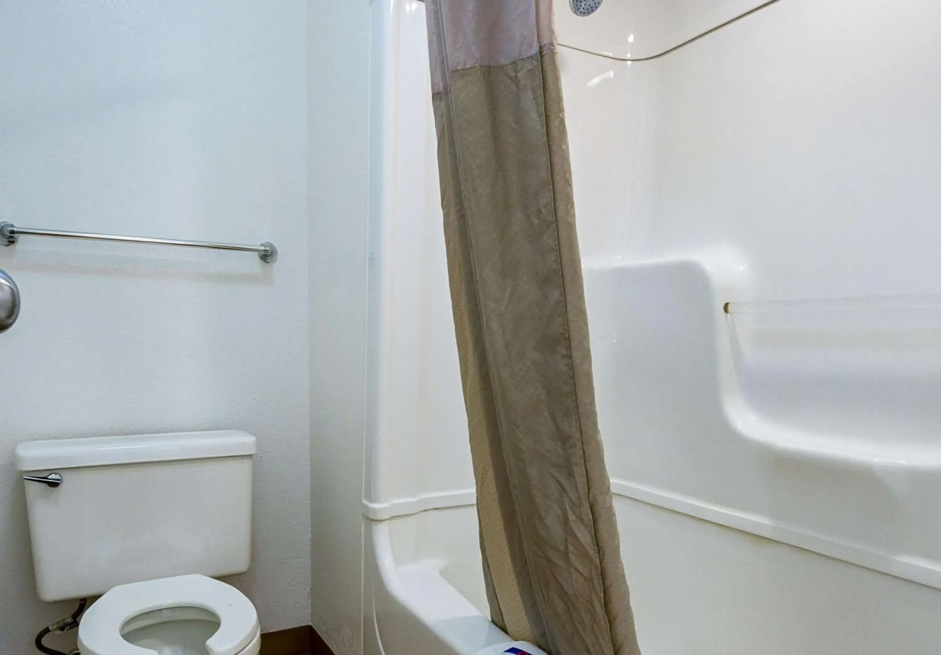 Deluxe Quadruple Room in Motel 6 Mesa North Deluxe Quadruple Room in Motel 6 Mesa North