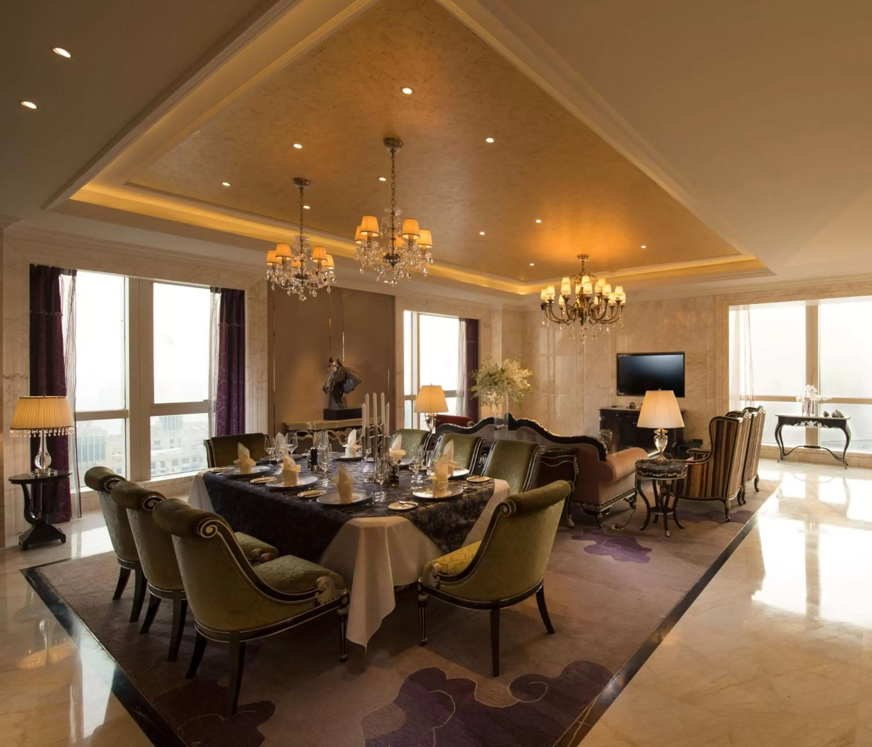 Living room, Restaurant/Places to Eat in Hilton Zhengzhou