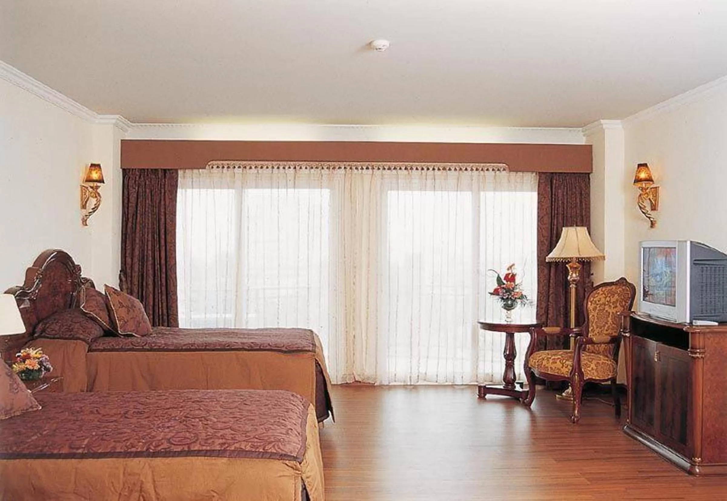 Photo of the whole room in LK Metropole