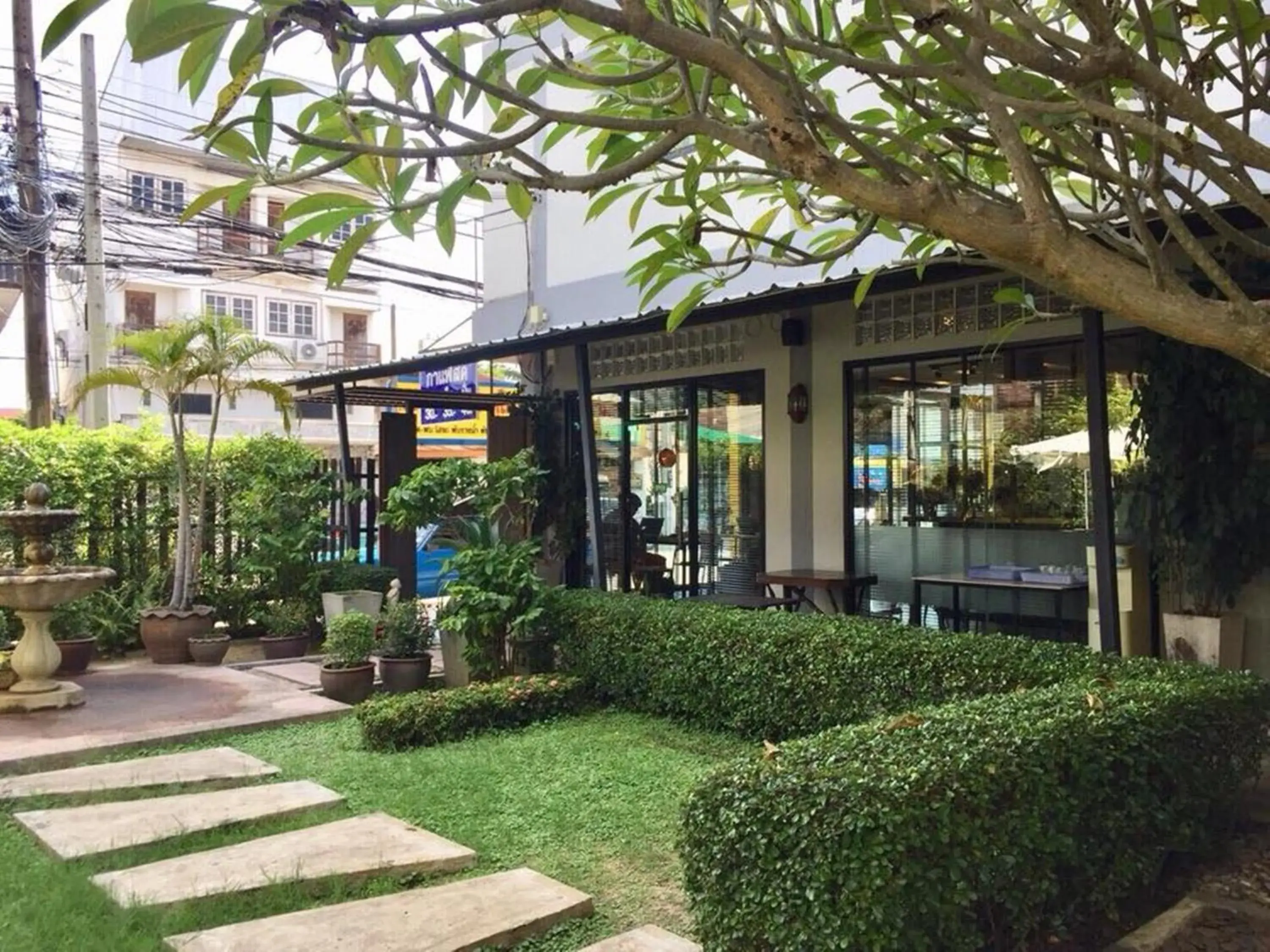 Garden view, Property Building in Srisomthai Hotel