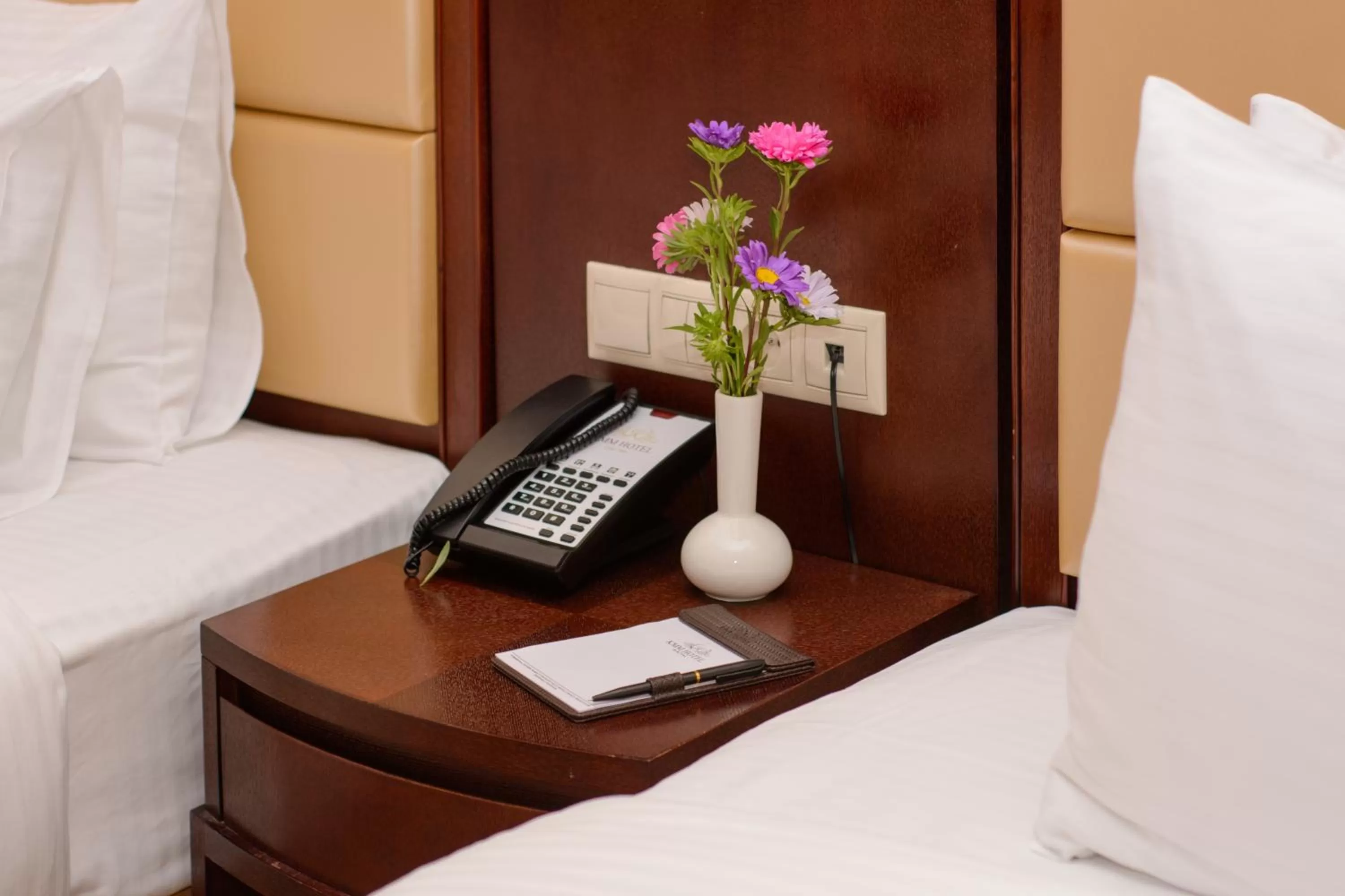 Bedroom, Bed in KMM Hotel