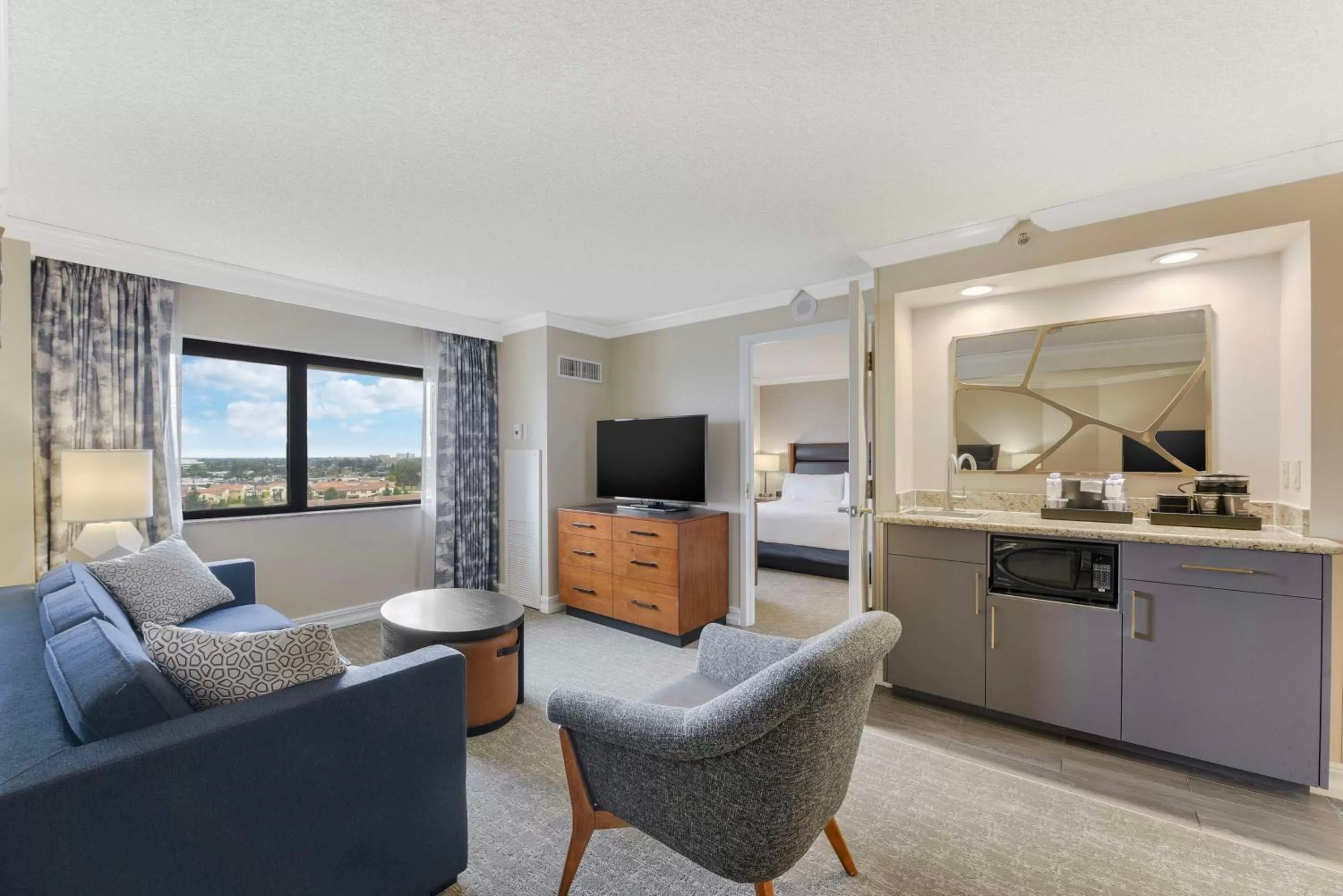 Living room in Embassy Suites by Hilton Anaheim-Orange