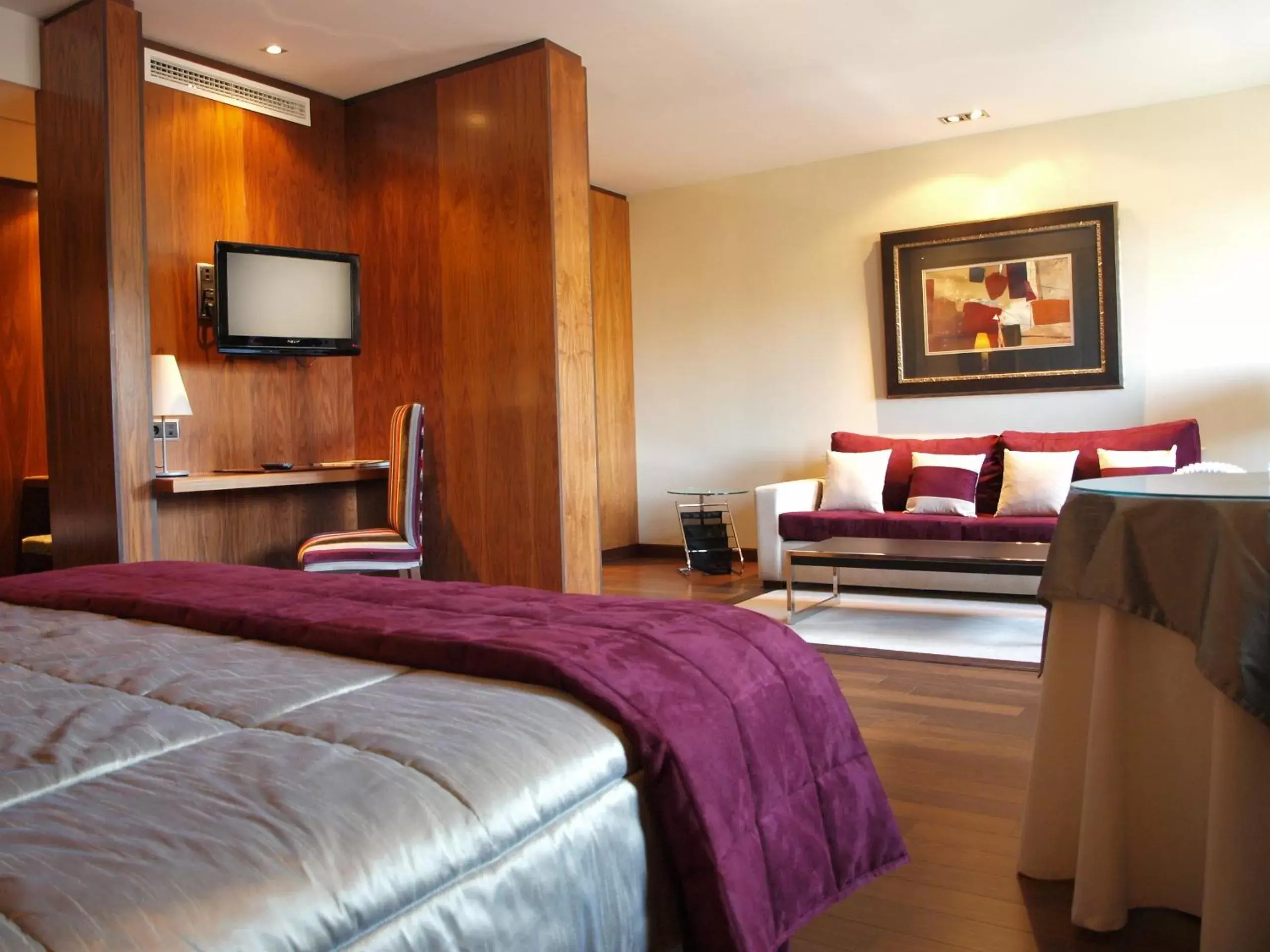 Photo of the whole room, Bed in Hospedium Hotel Mirador de Gredos