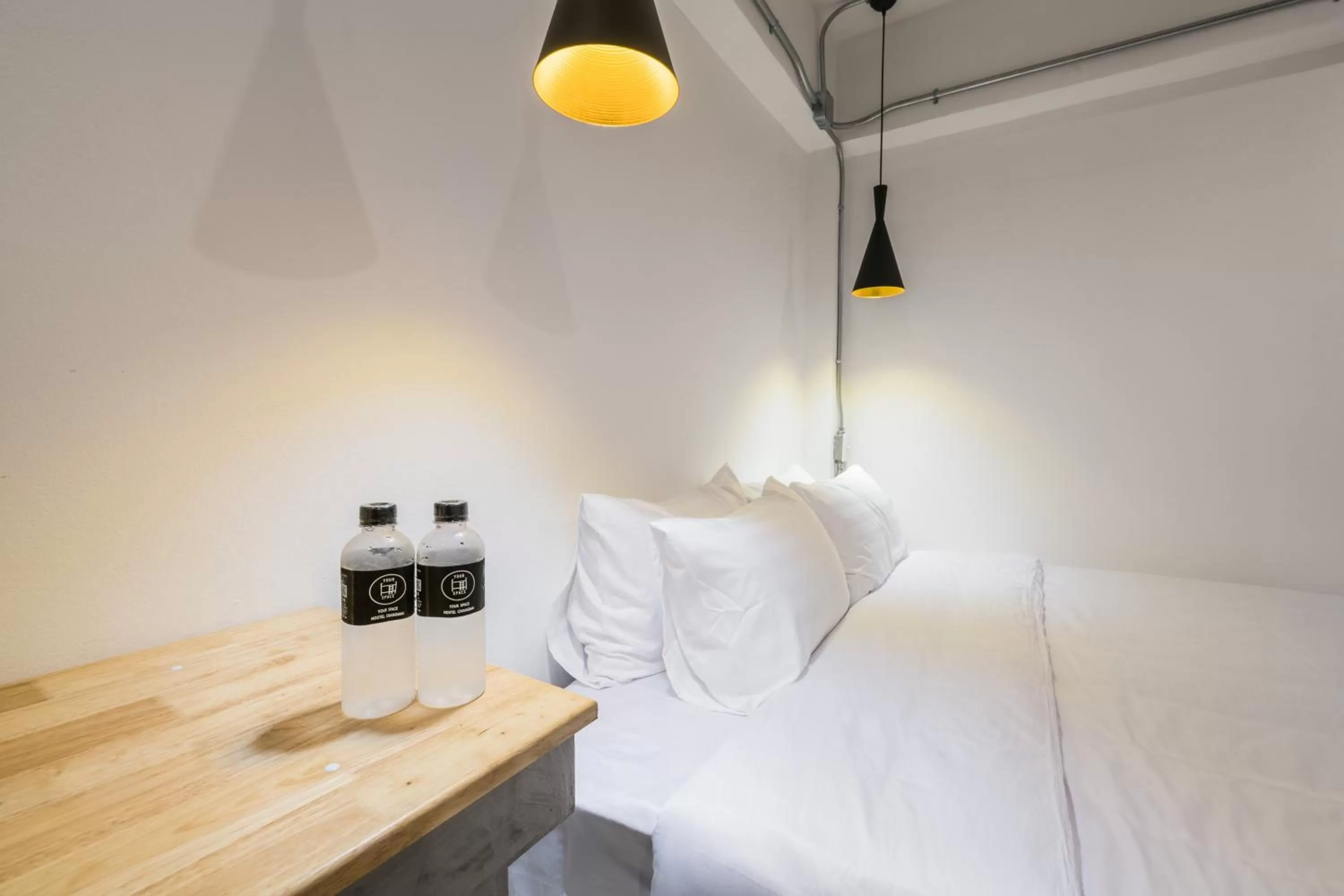 Bed in Your Space Hotel Prasingh